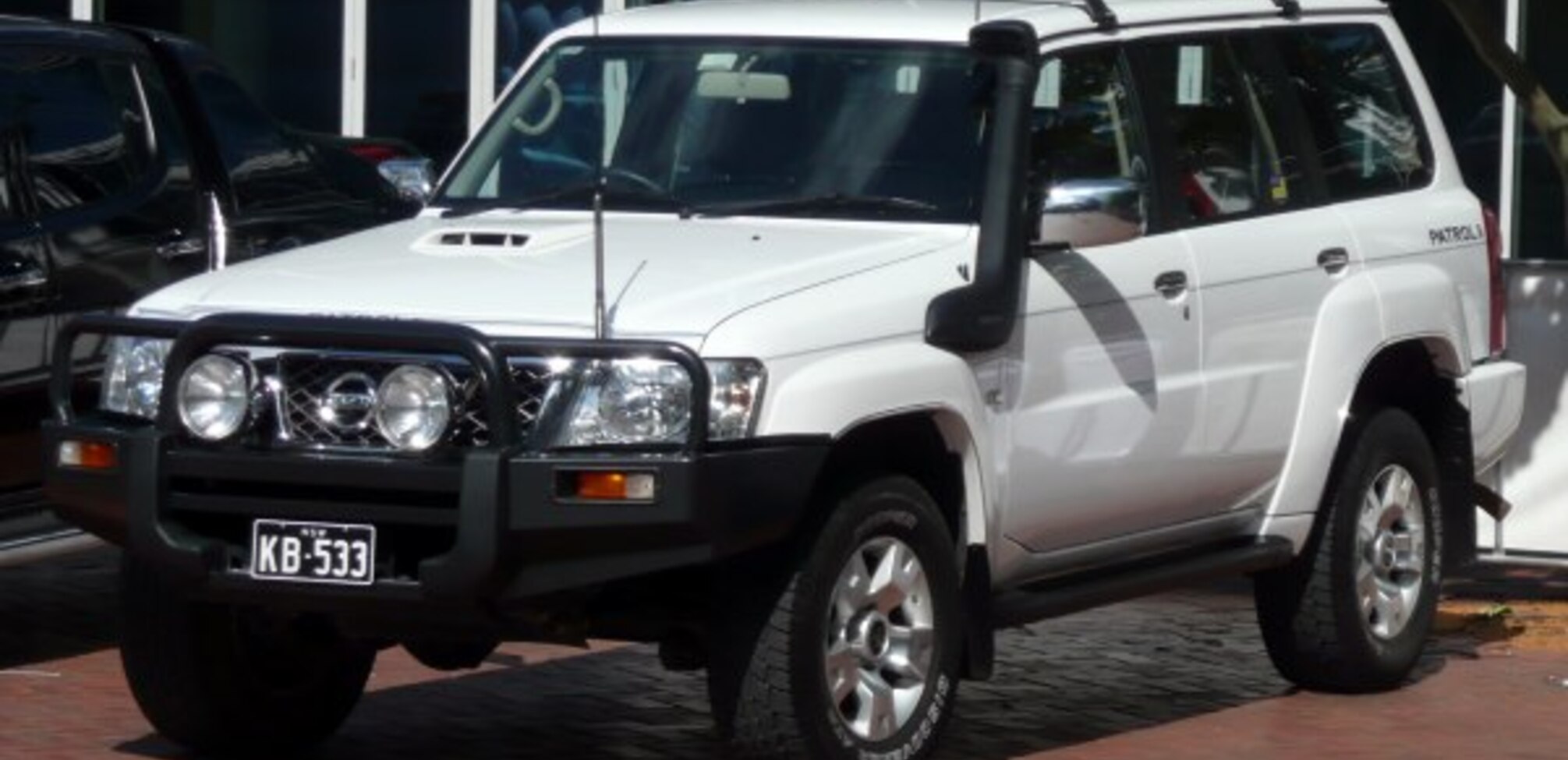 Nissan Patrol V 5-door (Y61, facelift 2004) 4.8 (251 Hp) 4x4 2004, 2005, 2006, 2007, 2008, 2009, 2010 