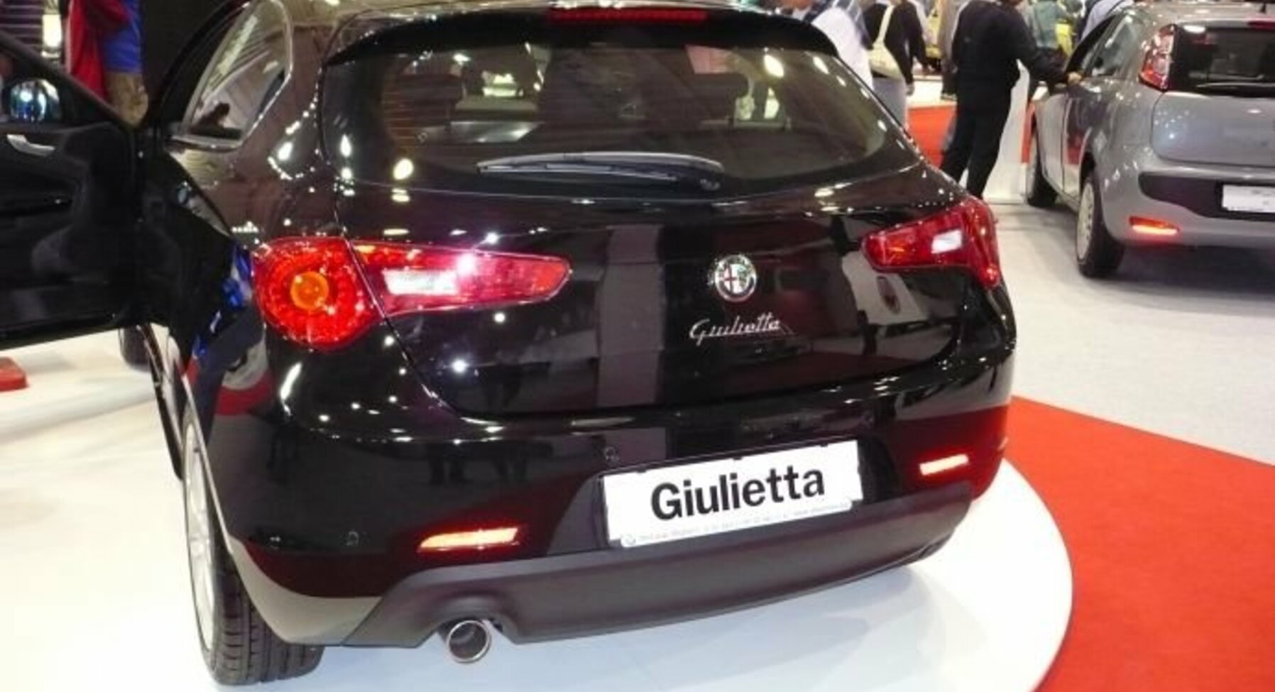 Parasole Pieghevole Per Auto Ombrello, Compatibile Con Alfa Romeo Giulietta (Type 940) 2010-2020, 52x29 Cm, Protezione Anti UV E Antigelo