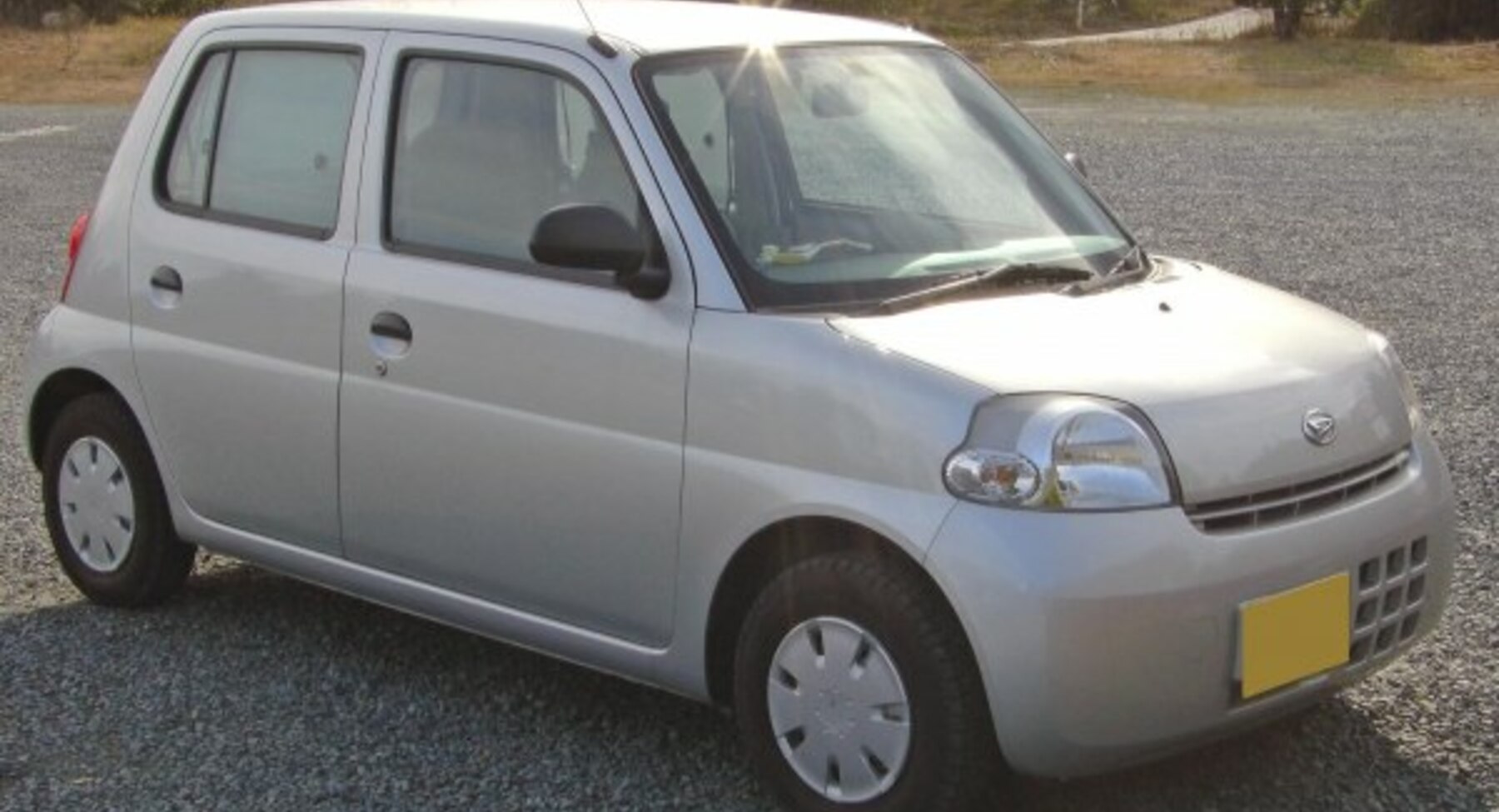 Daihatsu Esse (J) 0.7 i 12V (58 Hp) 2006, 2007, 2008, 2009, 2010, 2011 