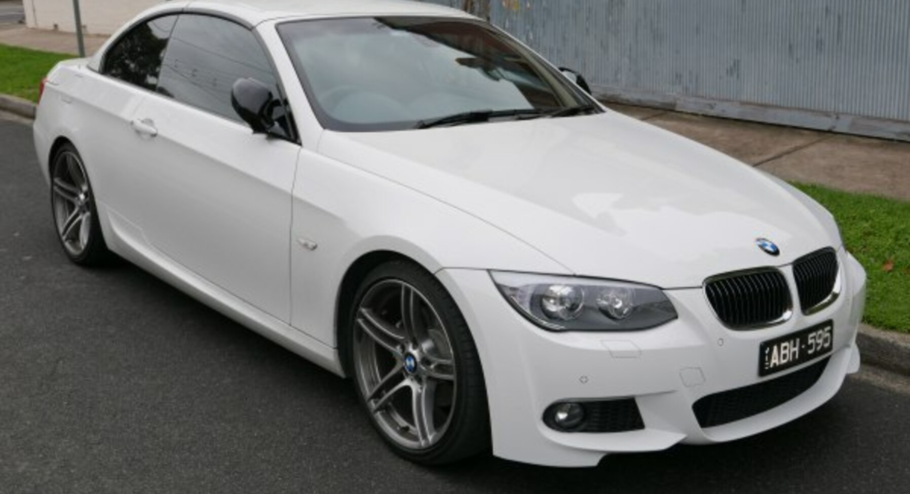 BMW 3 Series Convertible (E93 LCI, facelift 2010) 318i (143 Hp) 2010, 2011, 2012, 2013