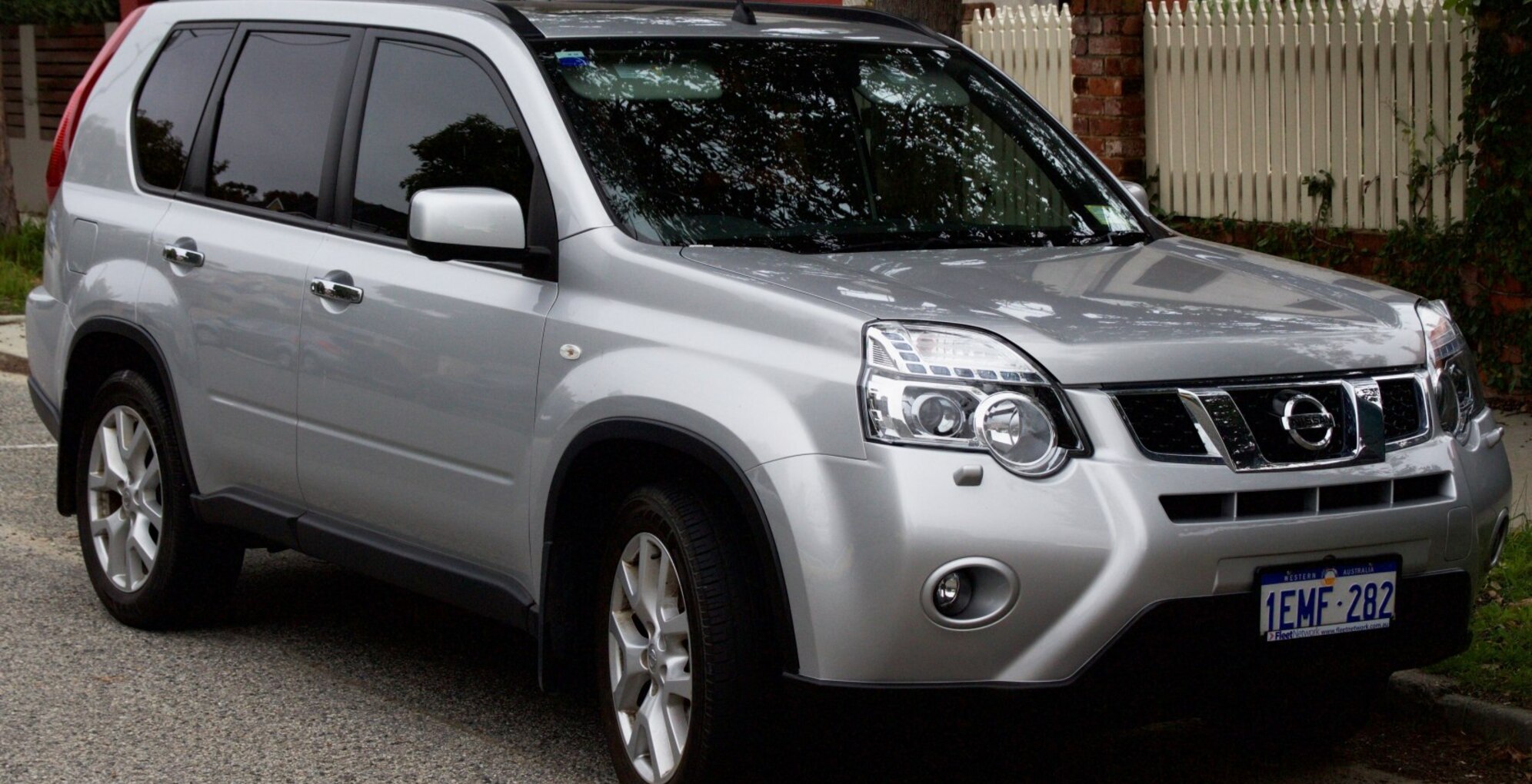 Nissan X-Trail II (T31, facelift 2010) 2.0 dCi (150 Hp) 4x4 Automatic 2010, 2011, 2012, 2013, 2014 