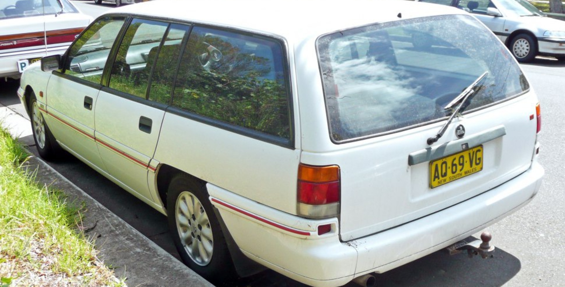 Holden Commodore Wagon 3.8i V6 Acclaim (177 Hp) 1993, 1994, 1995, 1996, 1997 