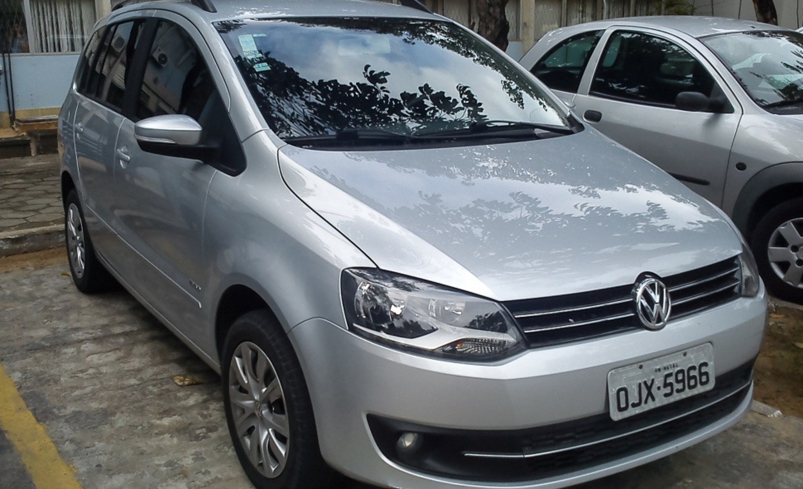 Volkswagen SpaceFox (facelift 2015) Latin America 1.6 (110 Hp) Automatic 2015, 2016, 2017, 2018, 2019, 2020, 2021 