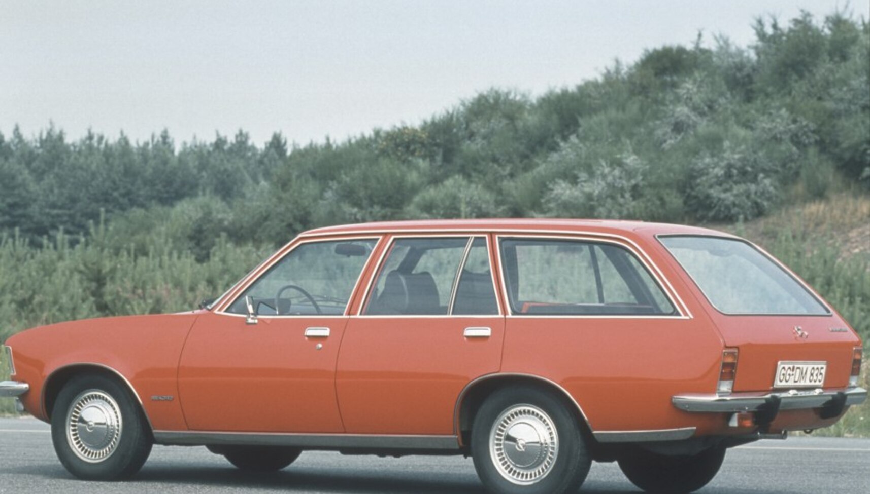 Opel Rekord D Caravan 1.7 (66 Hp) 1972, 1973, 1974, 1975 