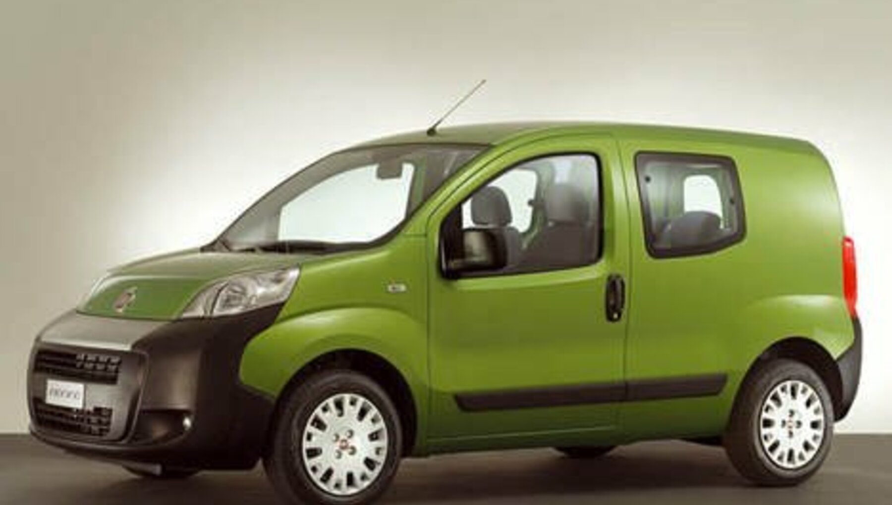 Fiat Fiorino Combi 1.4 8V (73 Hp) 2008, 2009, 2010, 2011, 2012, 2013, 2014, 2015, 2016 