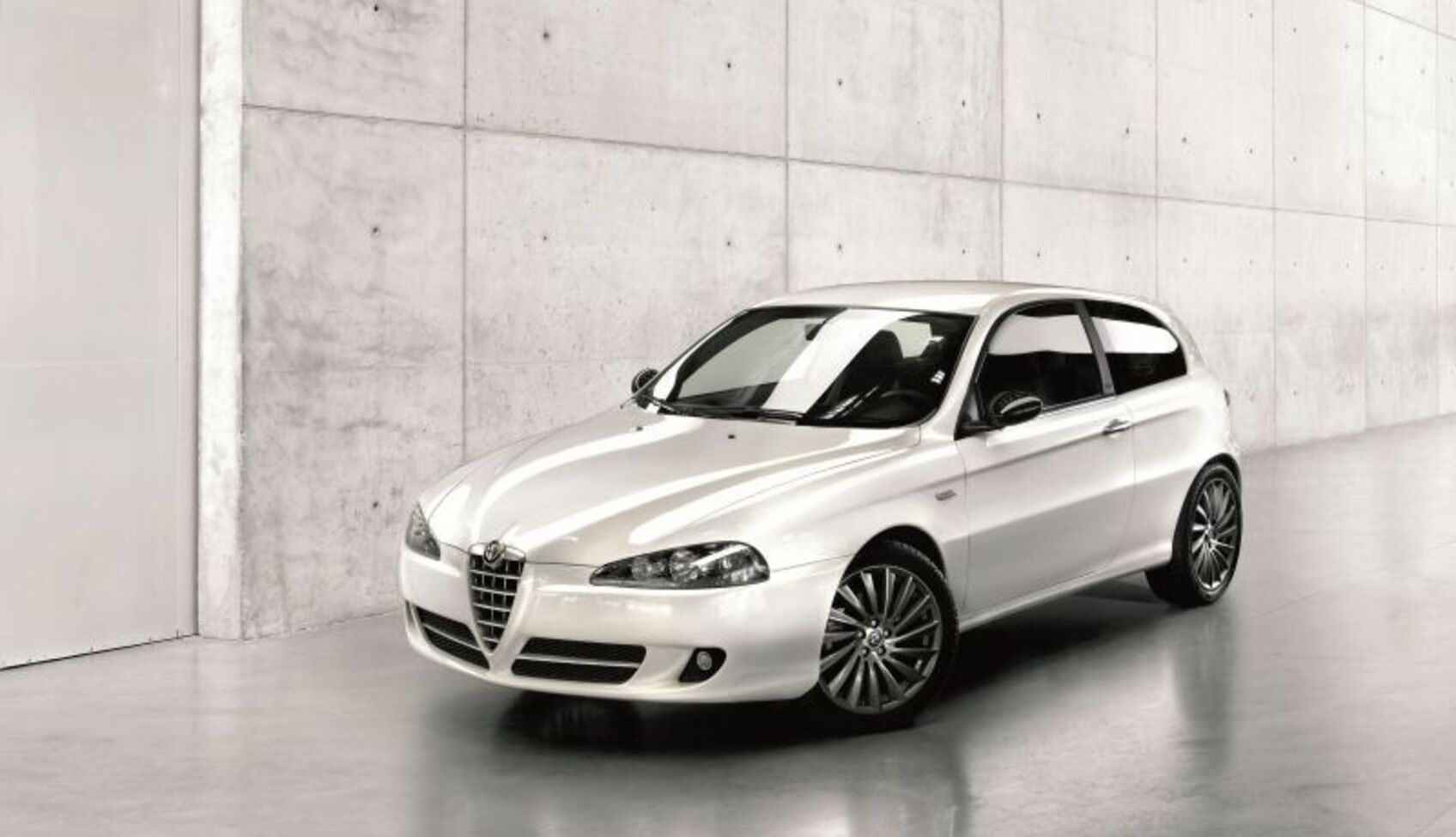 Alfa Romeo 147 (facelift 2004) 3-doors 1.9 16V JTD (150 Hp) 2005, 2006, 2007, 2008 