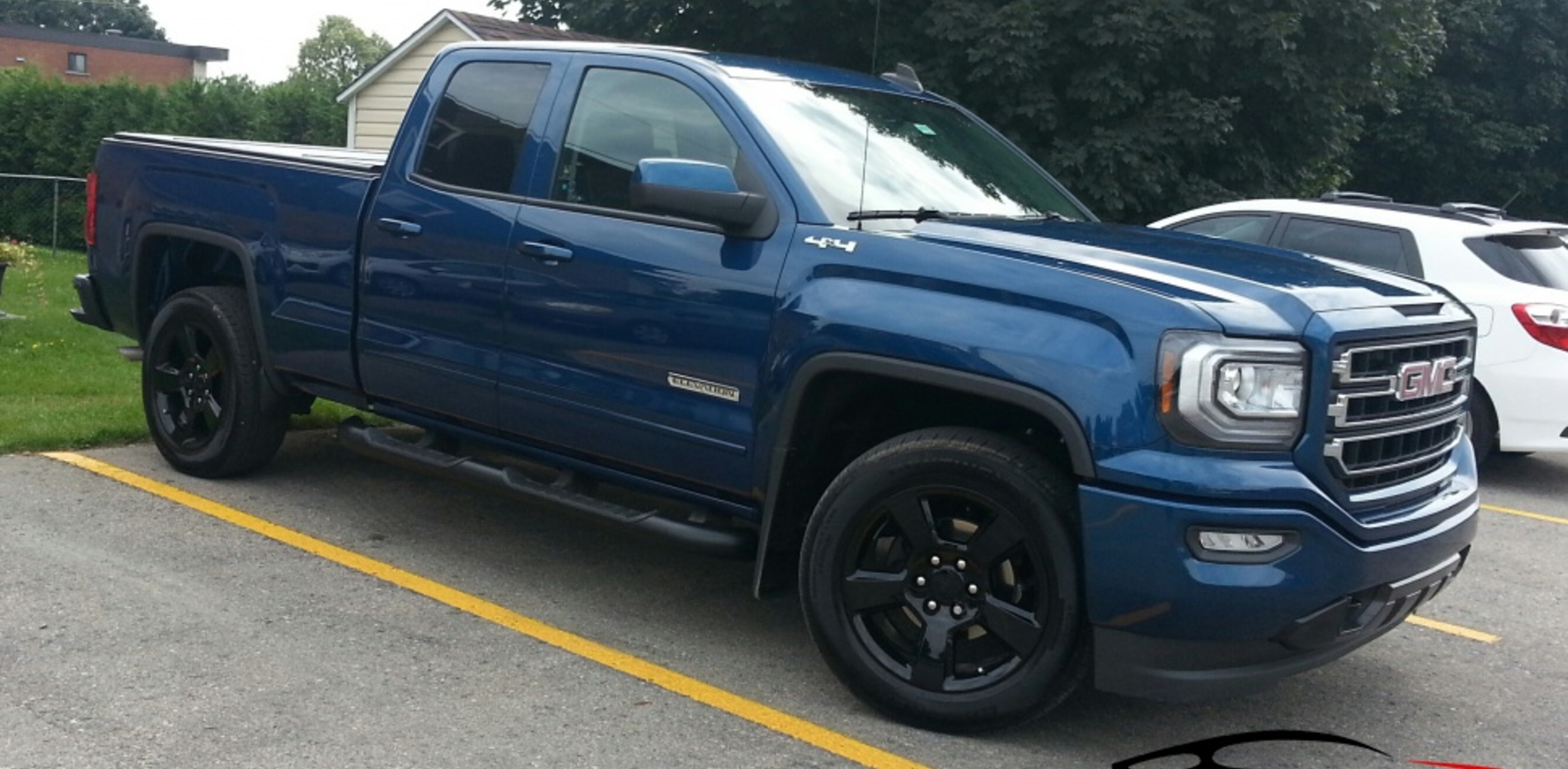 GMC Sierra 1500 Crew Cab IV (facelift 2015) Standard Box 6.2 V8 (420 Hp) Automatic 2015, 2016, 2017, 2018 