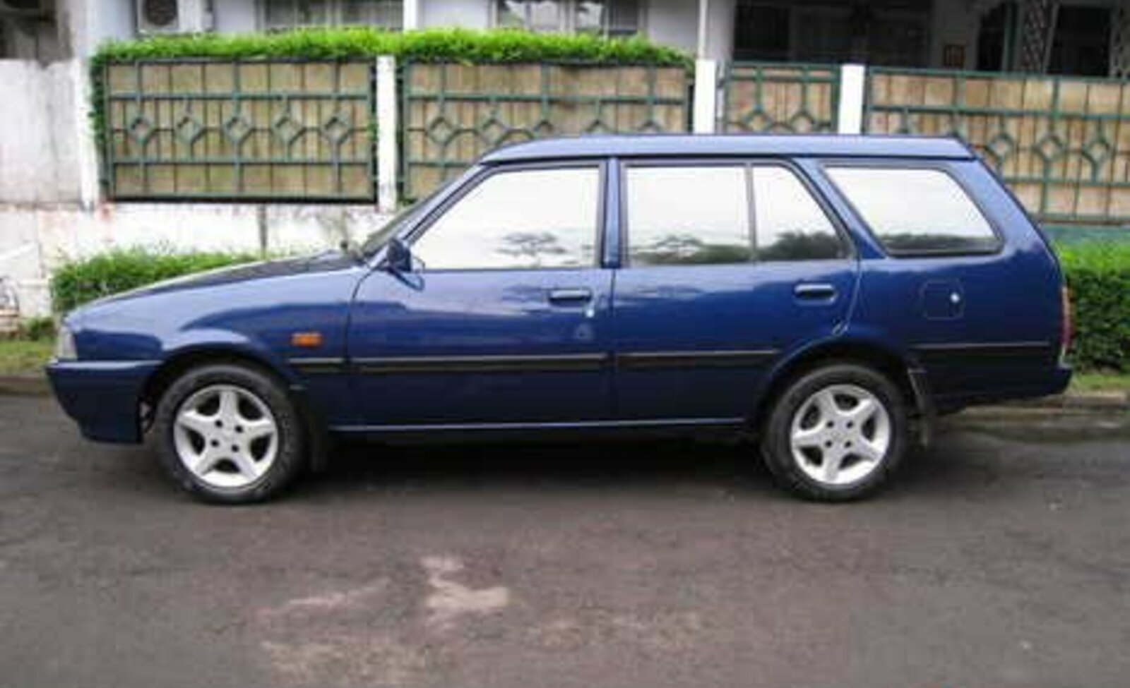 Mazda Vantrend 1.4 (70 Hp) 1977, 1978, 1979, 1980, 1981, 1982, 1983, 1984, 1985, 1986, 1987, 1988, 1989, 1990, 1991, 1992, 1993, 1994, 1995, 1996, 1997, 1998, 1999, 2000 