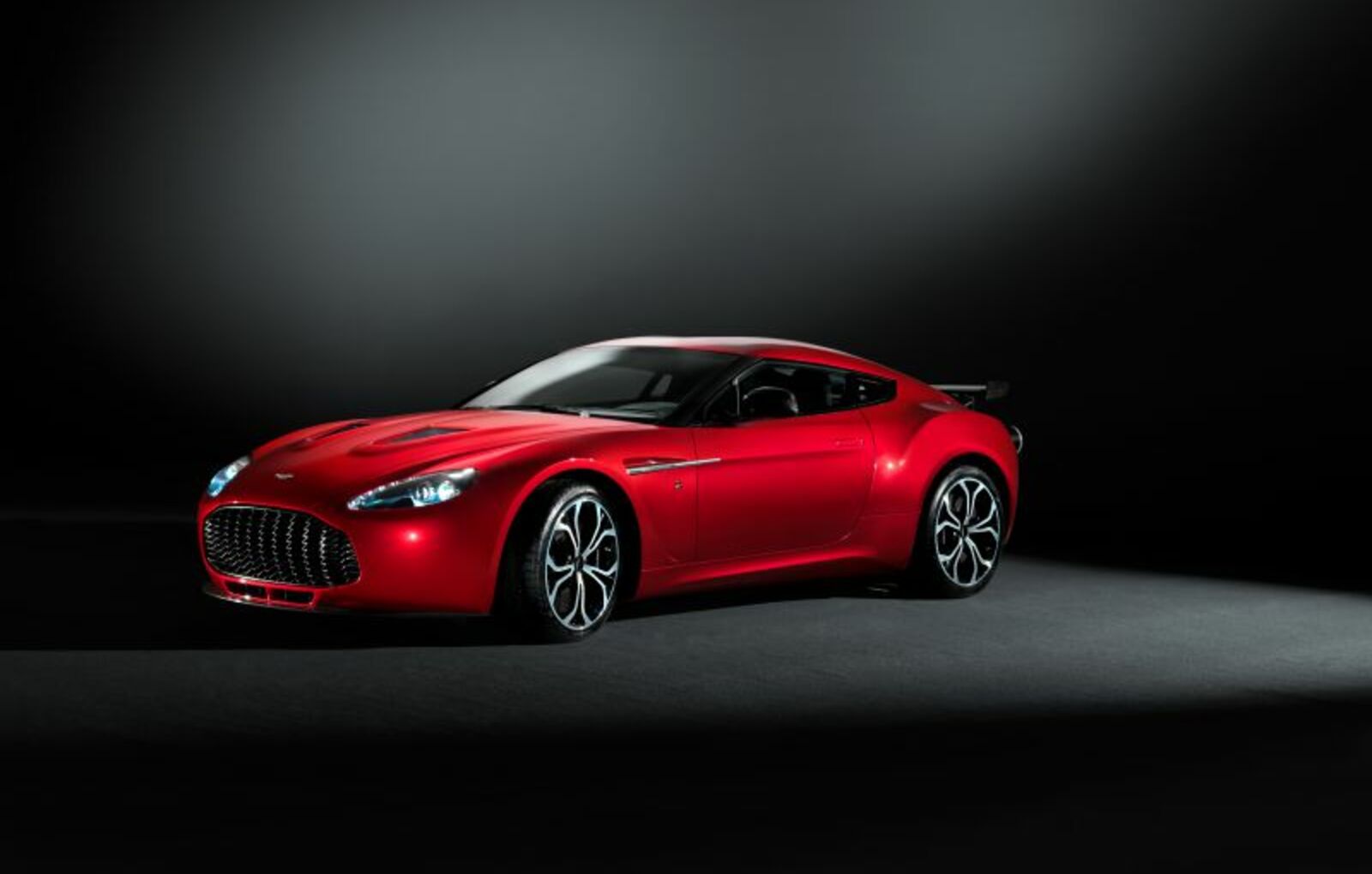 Aston Martin V12 Zagato 6.0 V12 (517 Hp) 2011, 2012 