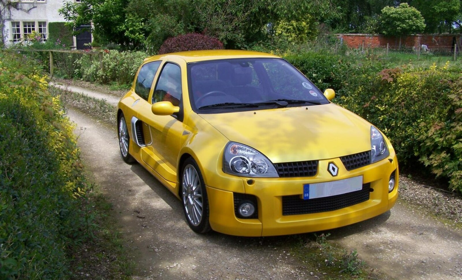 Renault Clio Sport (Phase II) 3.0i V6 24V (254 Hp) 2003, 2004, 2005