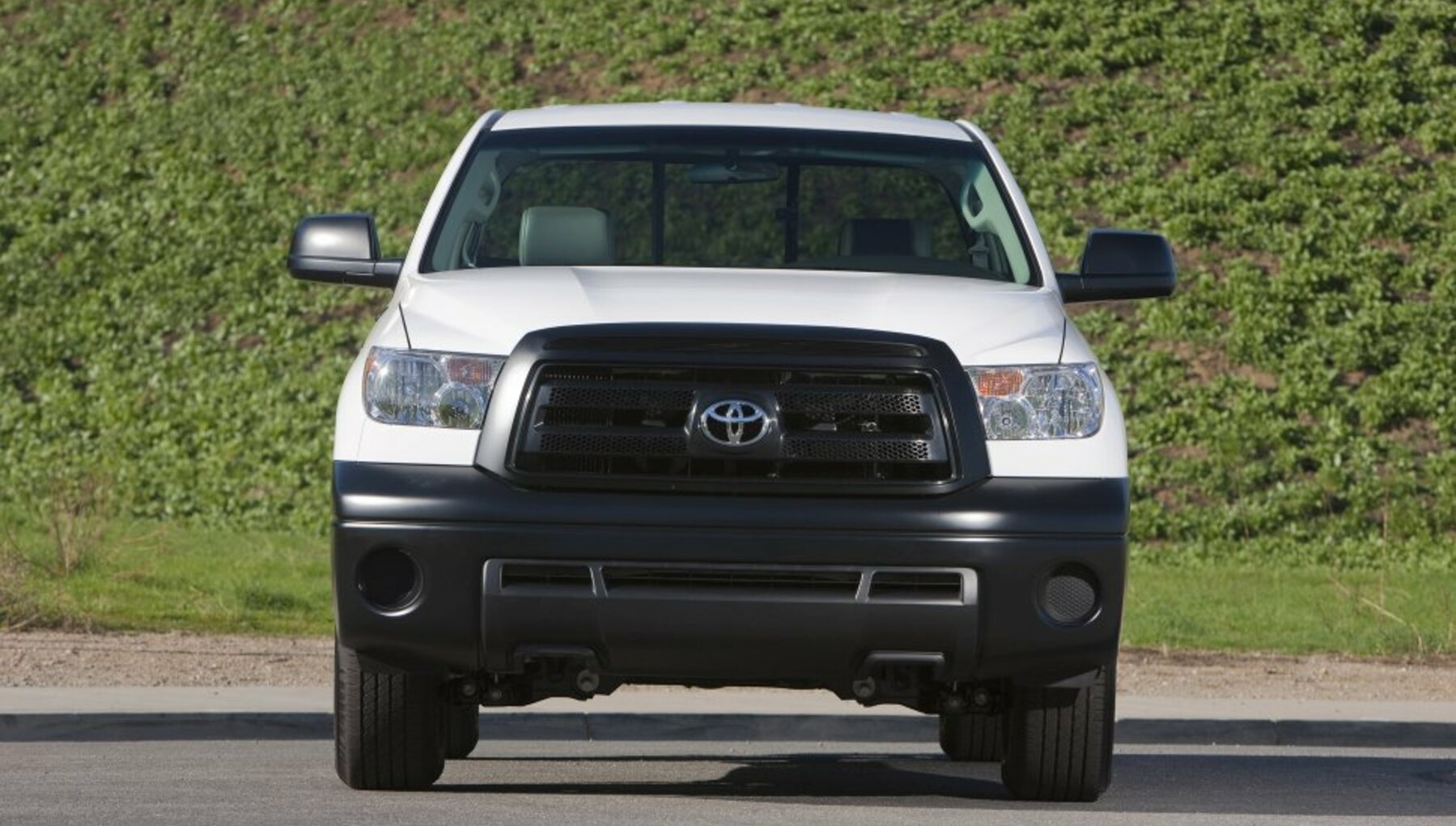 Toyota Tundra II Regular Cab (facelift 2010) 5.7 V8 32V (381 Hp) 4x4 Automatic 2010, 2011, 2012, 2013 