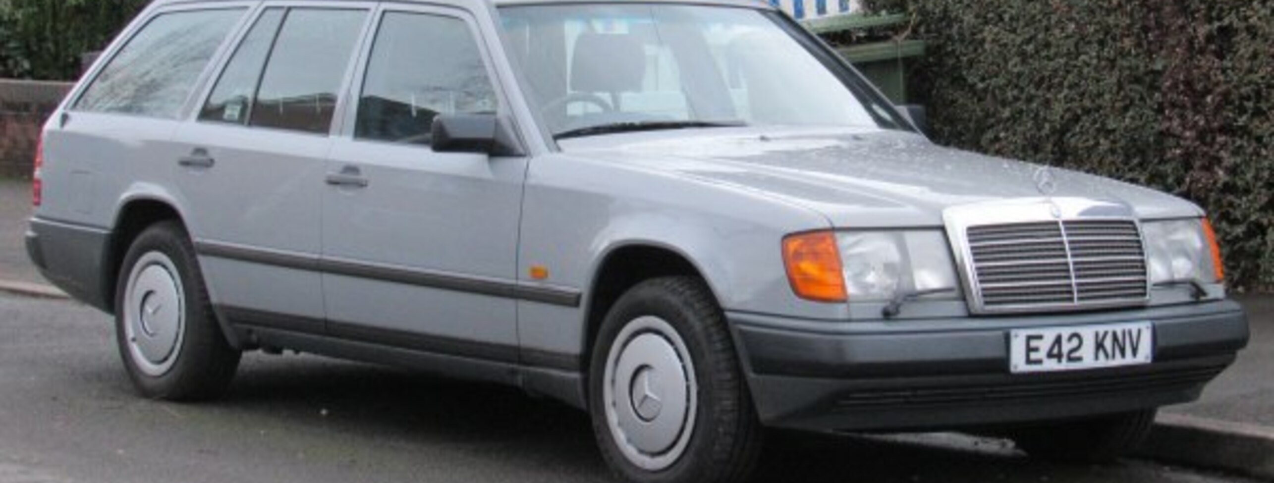 Mercedes-Benz S124 250 TD (94 Hp) 1989 