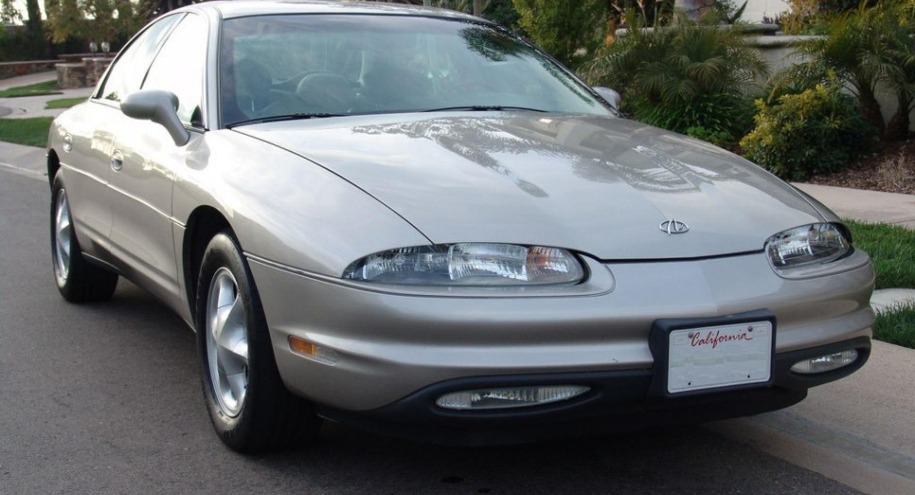 Oldsmobile Aurora I 4.0 V8 32V (253 Hp) 1994, 1995, 1996, 1997, 1998, 1999 