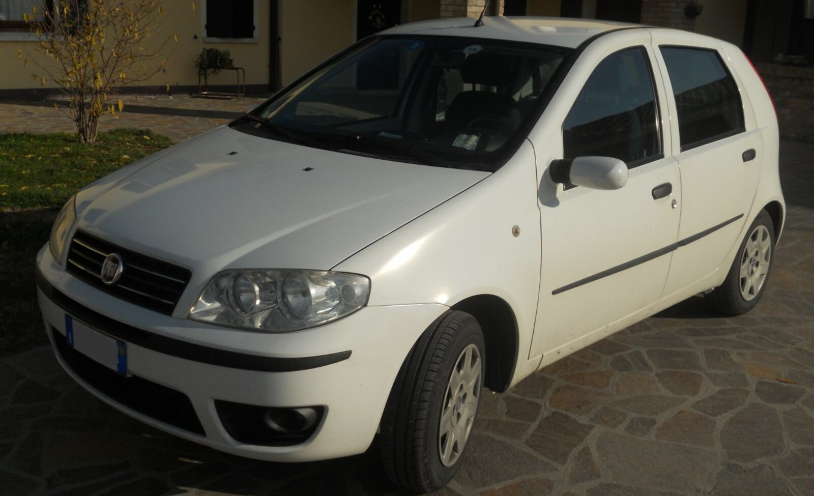 Fiat Punto II (188, facelift 2003) 5dr 1.3 Multijet (70 Hp) 2003, 2004,  2005, 2006, 2007 specifications, prices & reviews