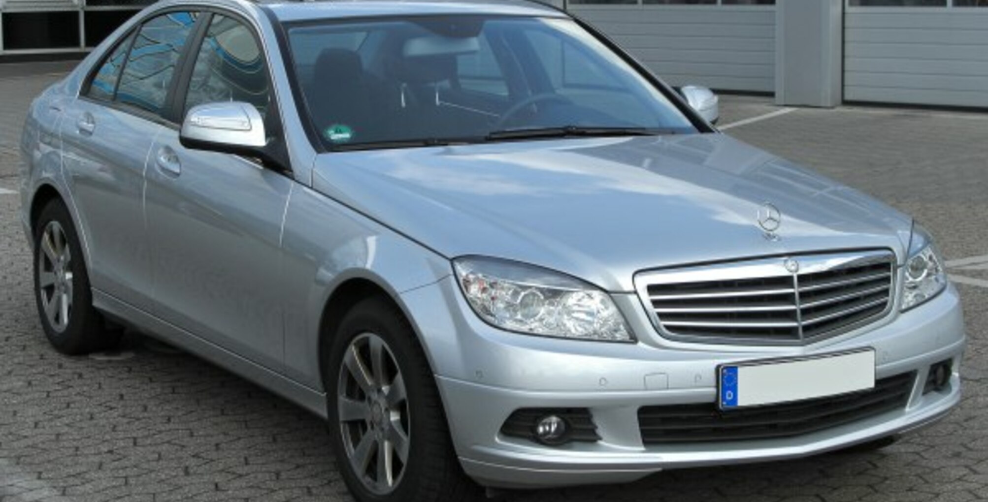 Файл:2003 Mercedes-Benz C 180 Kompressor (W 203 MY03) Classic sedan (2011-11-17) 02.jpg
