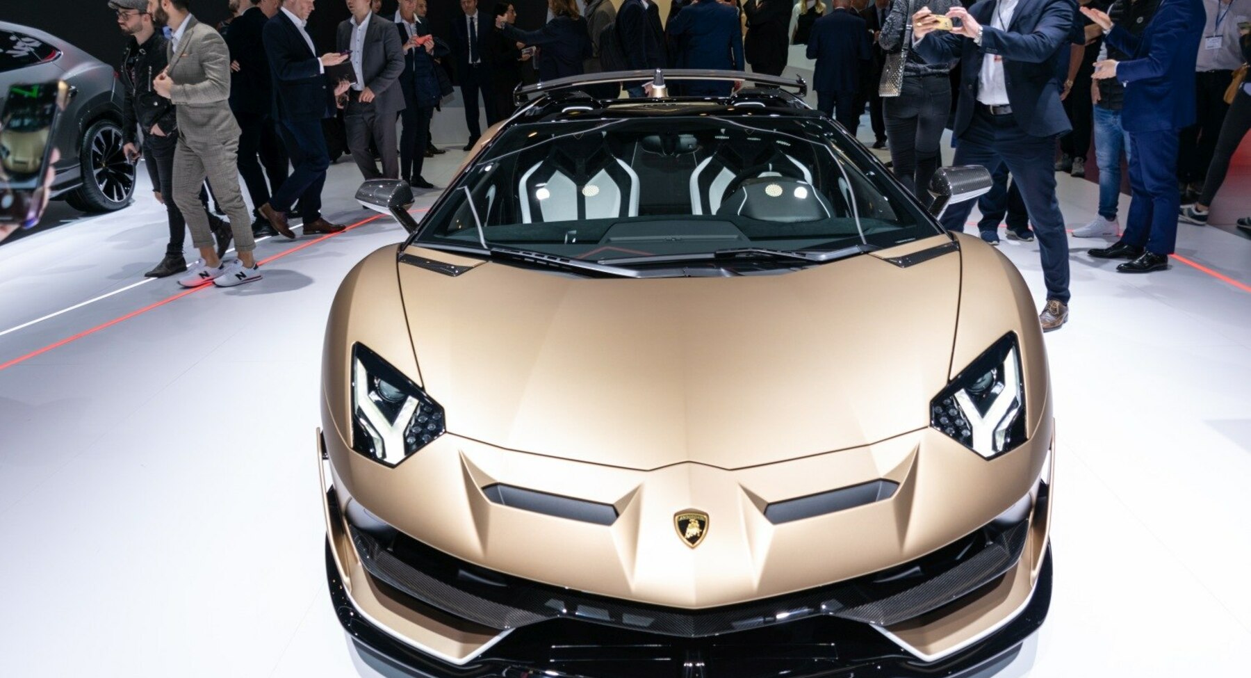 Lamborghini Aventador SVJ Roadster  V12 (770 Hp) 4WD ISR 2018, 2019,  2020, 2021 - thông số kỹ thuật, đánh giá và giá lăn bánh mới nhất | XEZii