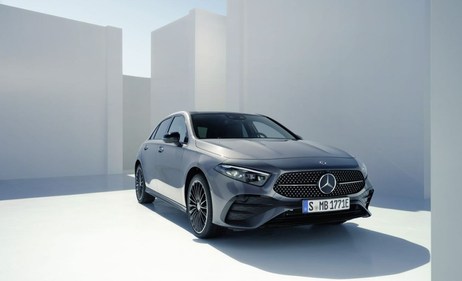 2022 Mercedes-Benz A-class (W177, facelift 2022) A 200 (163 Hp) Mild Hybrid  7G-DCT