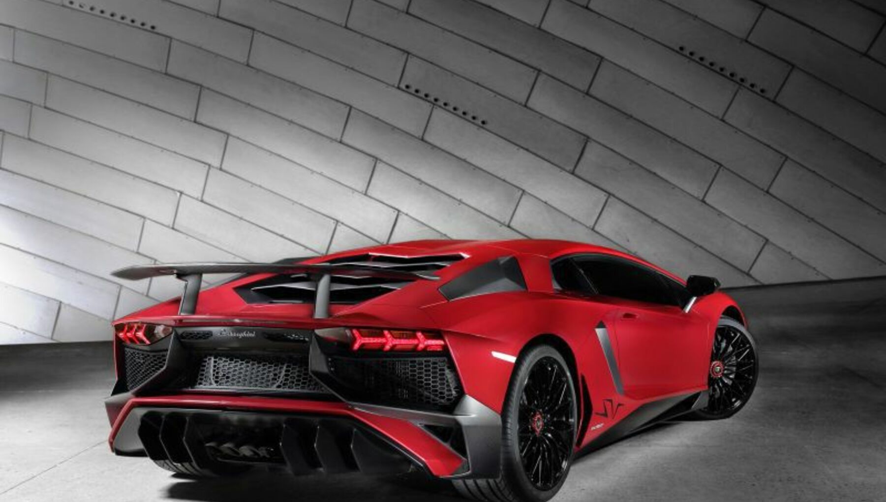 Lamborghini Aventador LP 750-4 Superveloce  V12 (750 Hp) 4WD 2015, 2016,  2017 - thông số kỹ thuật, đánh giá và giá lăn bánh mới nhất | XEZii