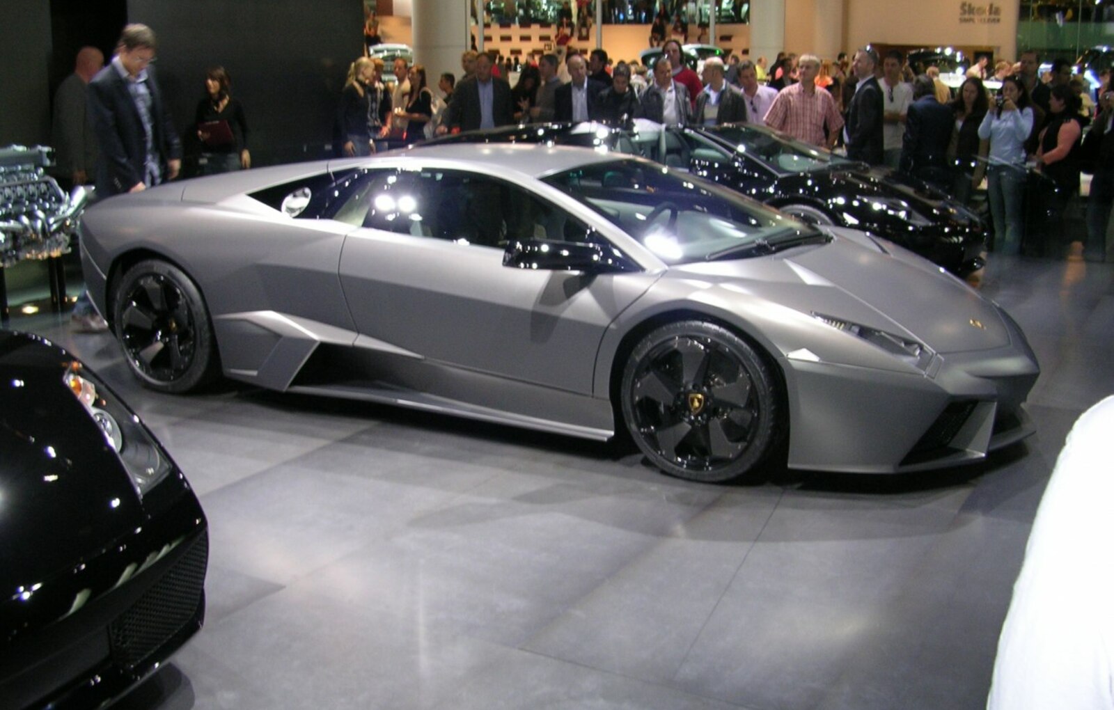 Lamborghini Reventon  V12 (640 Hp) 2008, 2009 - thông số kỹ thuật, đánh  giá và giá lăn bánh mới nhất | XEZii