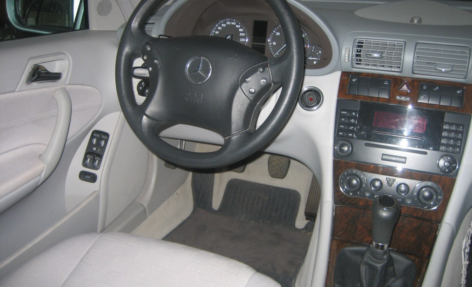 2004 Mercedes-Benz C-Class C200 Kompressor Elegance Auto MY05