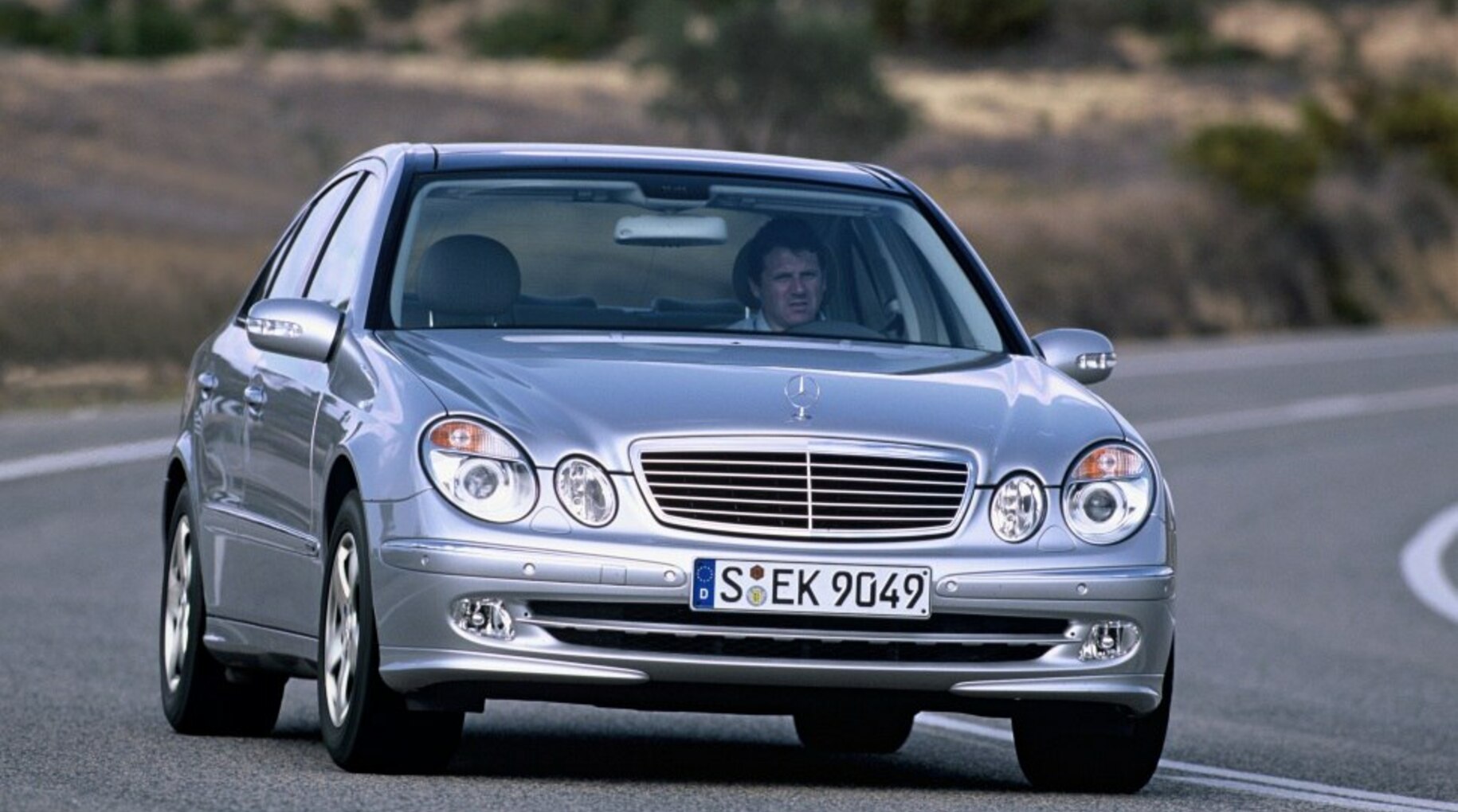 Mercedes-Benz E-class (W211) E 200 Kompressor (163 Hp) 5G-TRONIC 2002,  2003, 2004, 2005, 2006 - thông số kỹ thuật, đánh giá và giá lăn bánh mới  nhất | XEZii