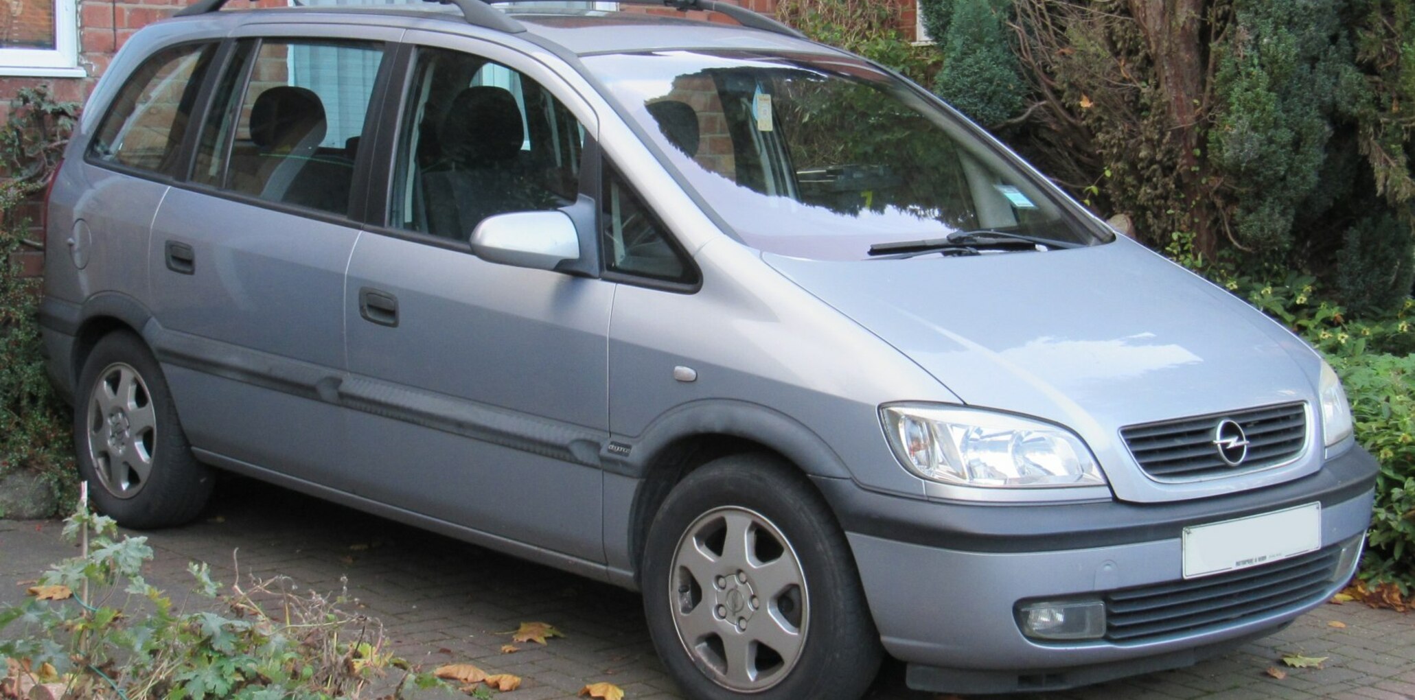 1999-2000 Opel Zafira A (T3000) 1.8 16V (115 Hp)