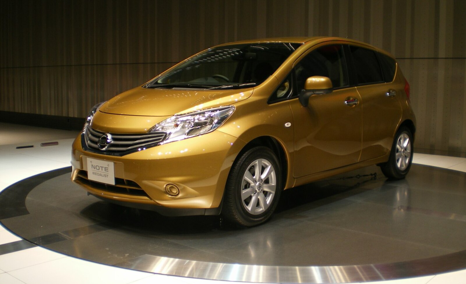 Nissan note e12