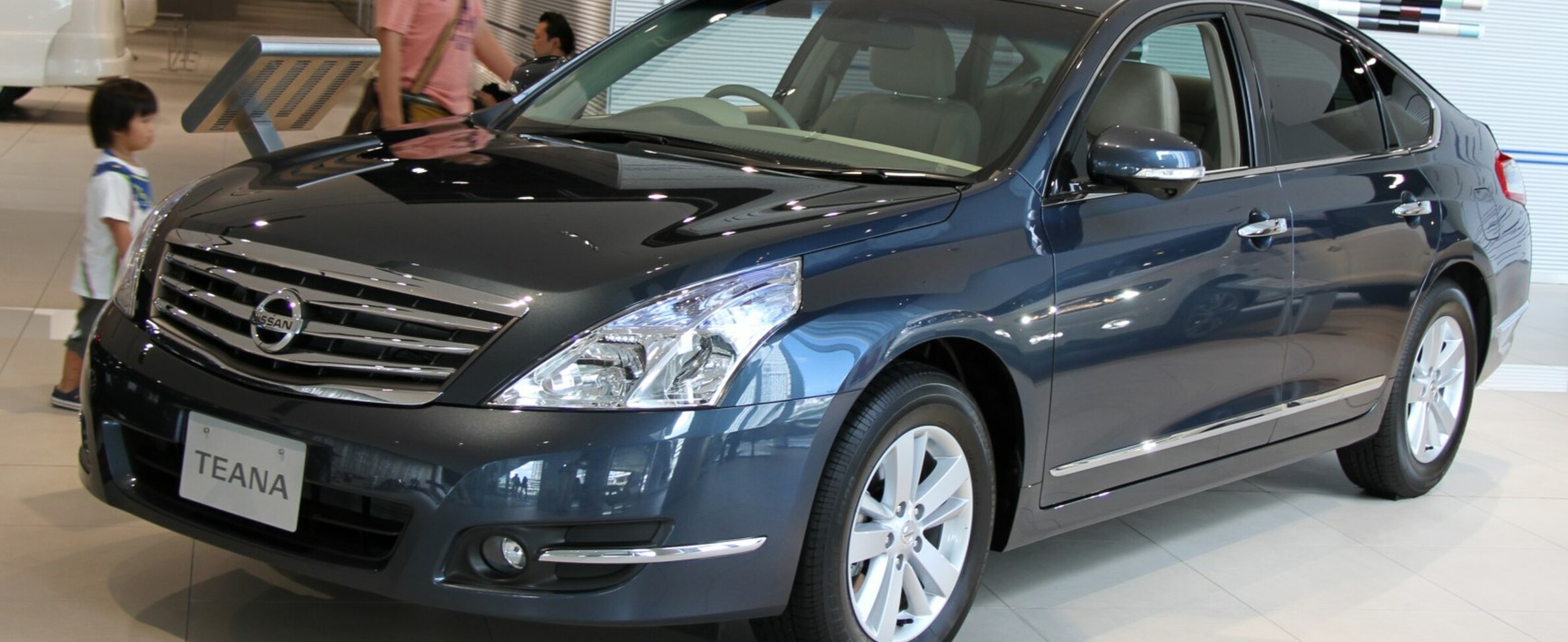 Giá xe Nissan Teana 20 TA 2011 phiên bản và đánh giá từ các chuyên gia