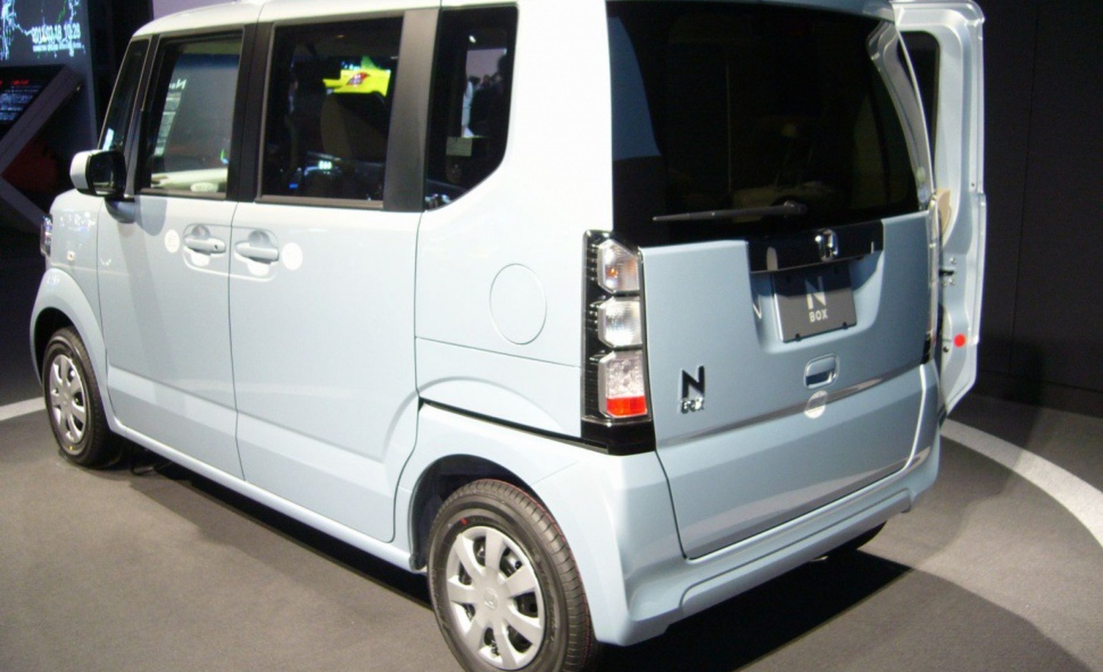 NBox của Honda  mẫu xe ô tô bán chạy nhất tại Nhật Bản  baotintucvn