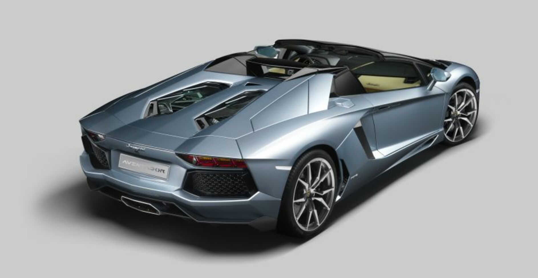 Lamborghini Aventador LP 700-4 Roadster  V12 (700 Hp) 4WD 2013, 2014,  2015, 2016, 2017 - thông số kỹ thuật, đánh giá và giá lăn bánh mới nhất |  XEZii