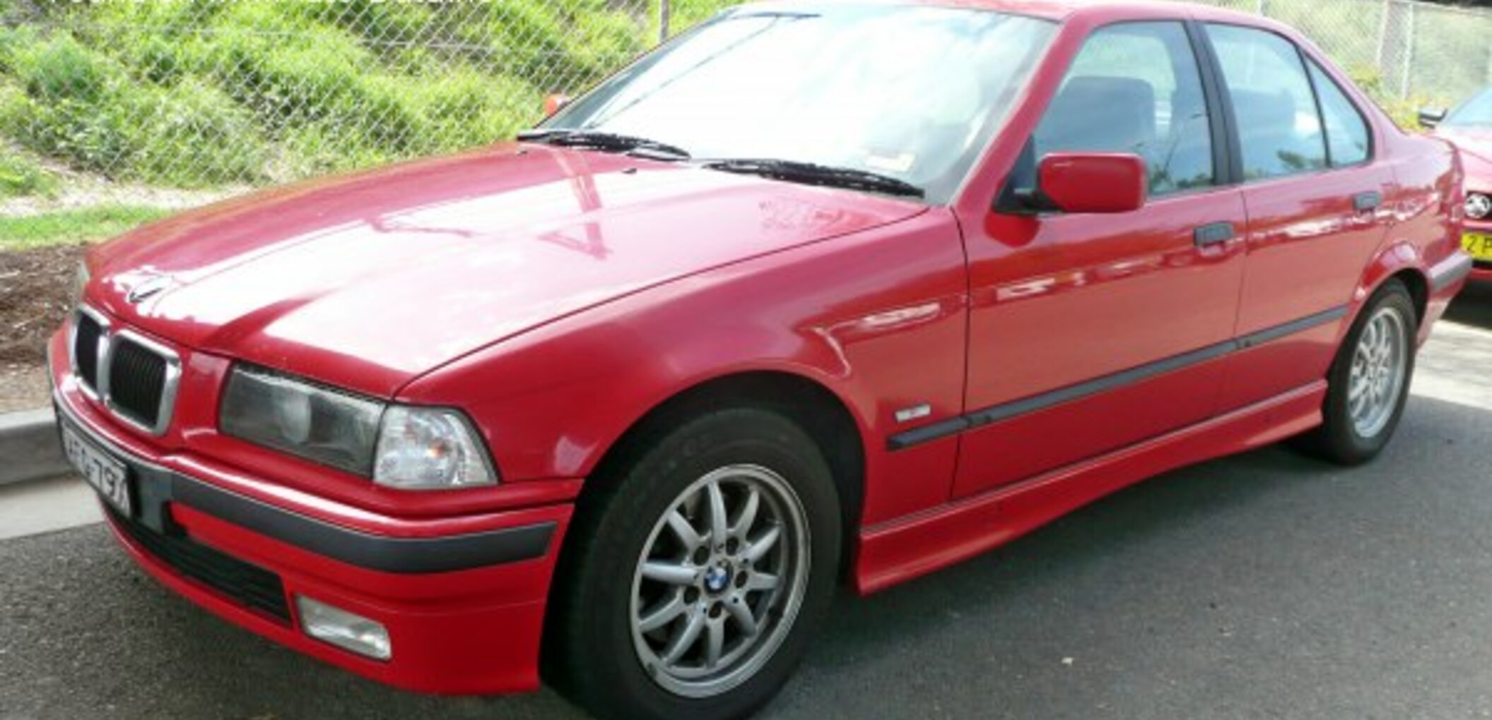 BMW 3 Series Sedan (E36) 318is (140 Hp) 1991, 1992, 1993, 1994