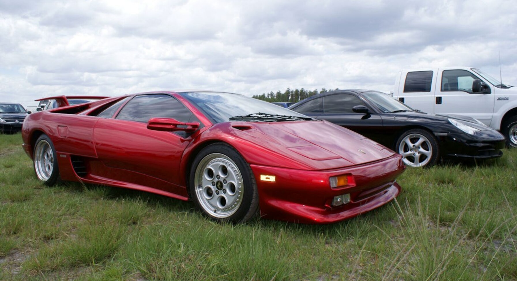 Lamborghini Diablo VT (492 Hp) 1990, 1991, 1992, 1993, 1994, 1995, 1996,  1997, 1998 specifications, prices & reviews | XEZii