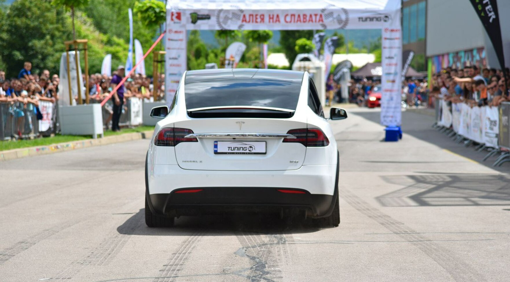 Tesla x store p100d horsepower