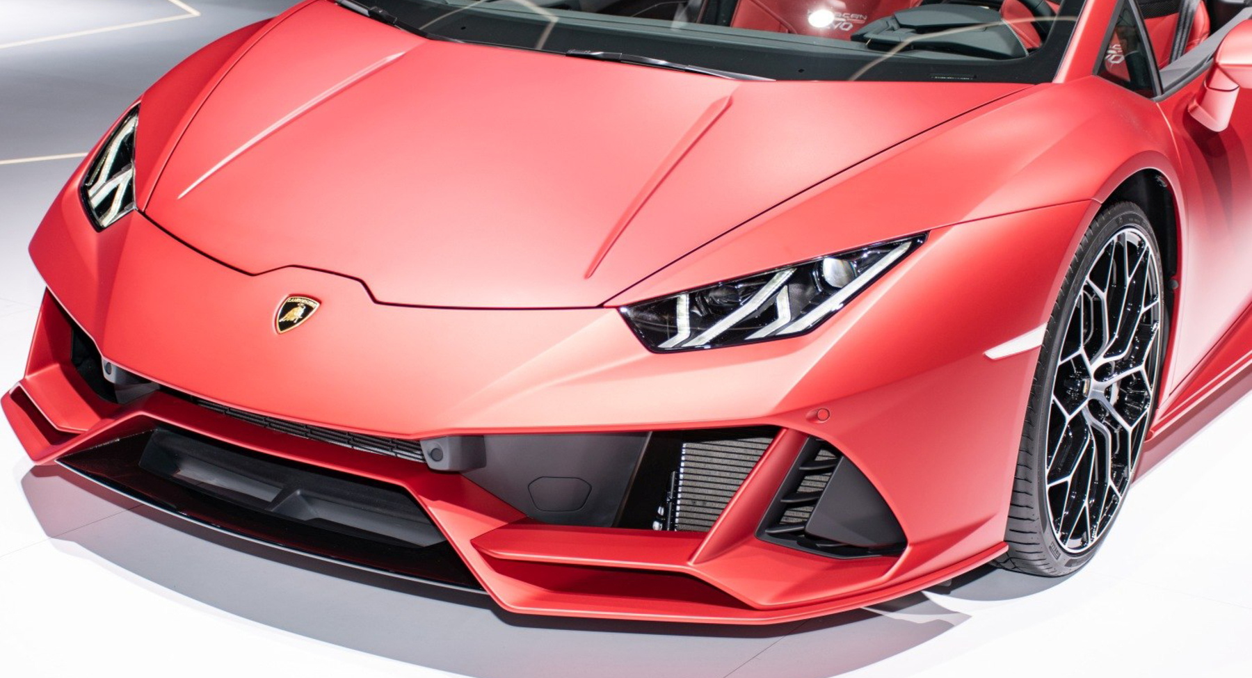 Lamborghini Huracan EVO Spyder (facelift 2019)  V10 (610 Hp) LDF 2020,  2021 - thông số kỹ thuật, đánh giá và giá lăn bánh mới nhất | XEZii