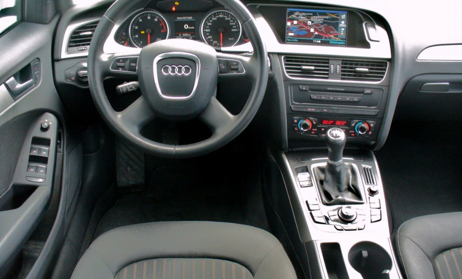 File:Audi A4 B8 Facelift Limousine Ambiente 1.8 TFSI multitronic