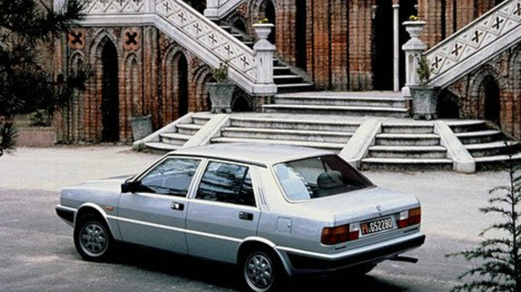 Lancia Prisma (831 AB)  4WD (115 Hp) 1986, 1987, 1988, 1989  specifications, prices & reviews | XEZii