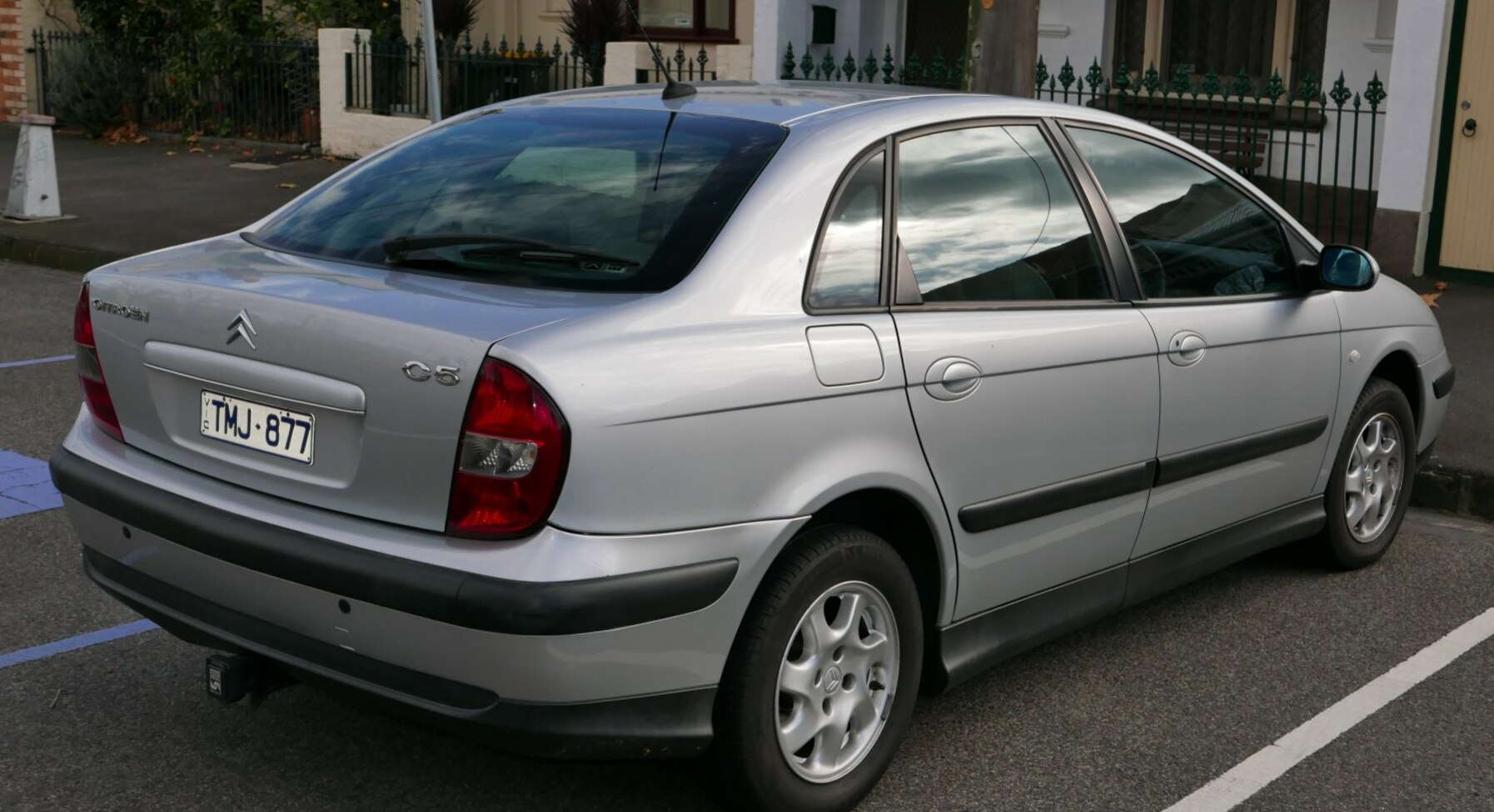 Citroen C5 I (Phase I, 2000) 3.0i V6 (207 Hp) 2000, 2001, 2002, 2003, 2004
