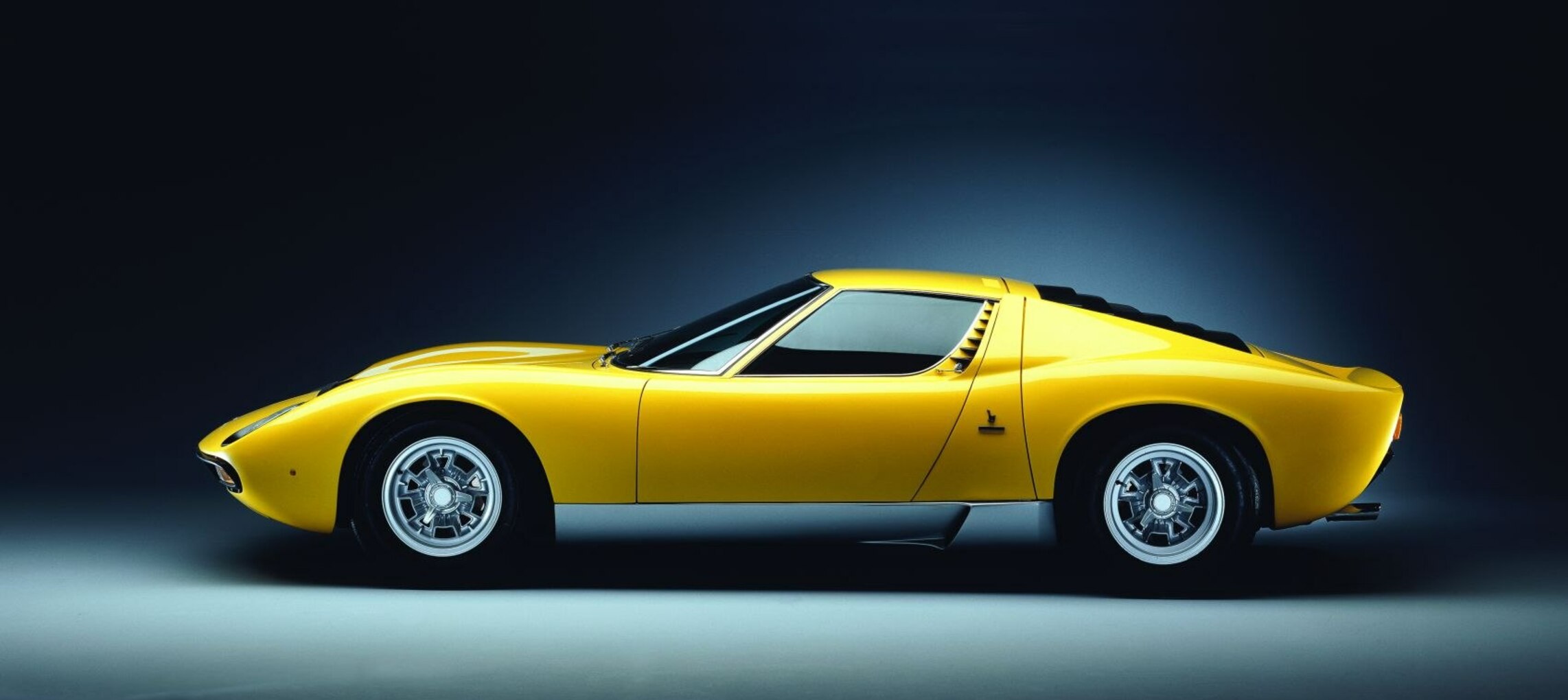 Lamborghini Miura P400  V12 (350 Hp) 1966, 1967, 1968, 1969 - thông số  kỹ thuật, đánh giá và giá lăn bánh mới nhất | XEZii