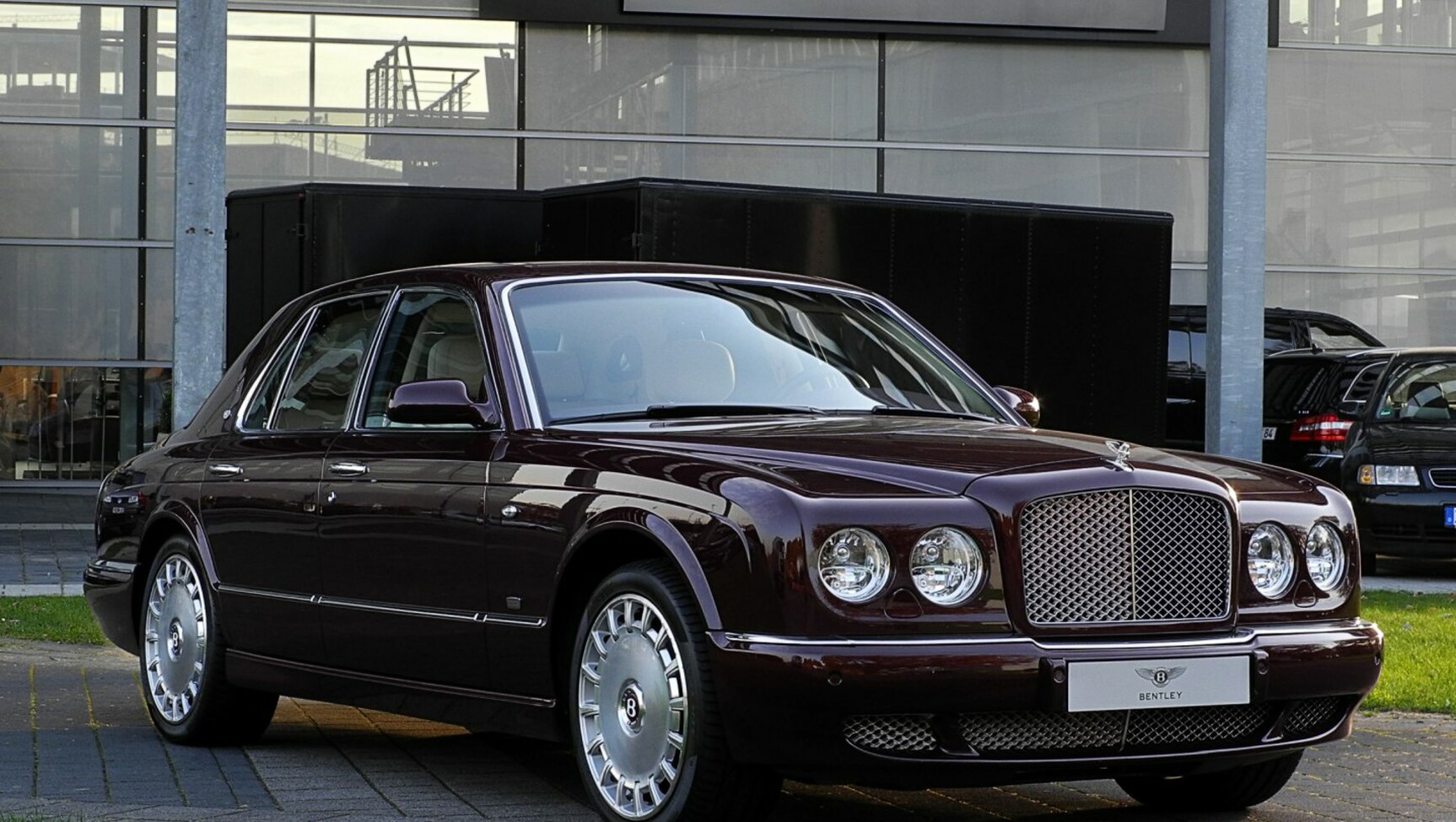 Bentley Arnage R 6.7 i V8 16V RL (405 Hp) 2003, 2004, 2005 
