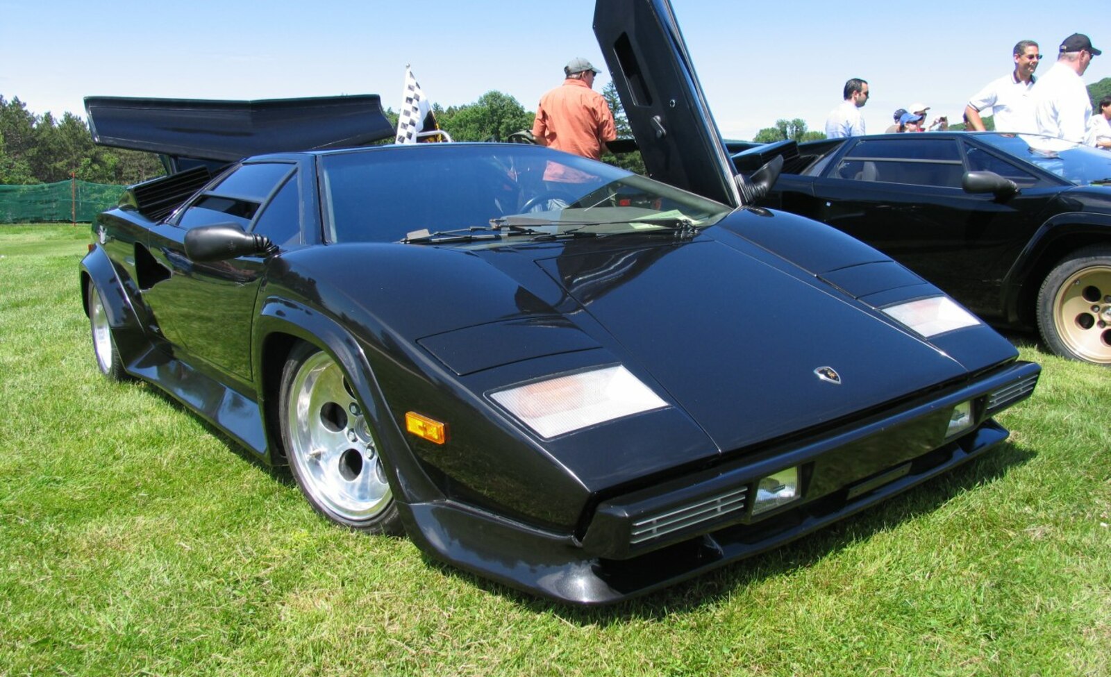 Lamborghini Countach LP500 S (375 Hp) 1982, 1983, 1984, 1985 - thông số kỹ  thuật, đánh giá và giá lăn bánh mới nhất | XEZii