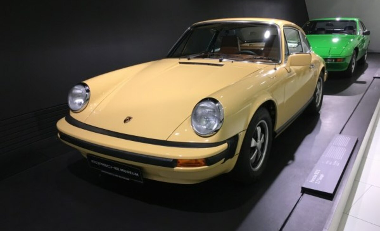 Porsche 911 Coupe (G)  S (175 Hp) 1974, 1975 - thông số kỹ thuật, đánh  giá và giá lăn bánh mới nhất | XEZii