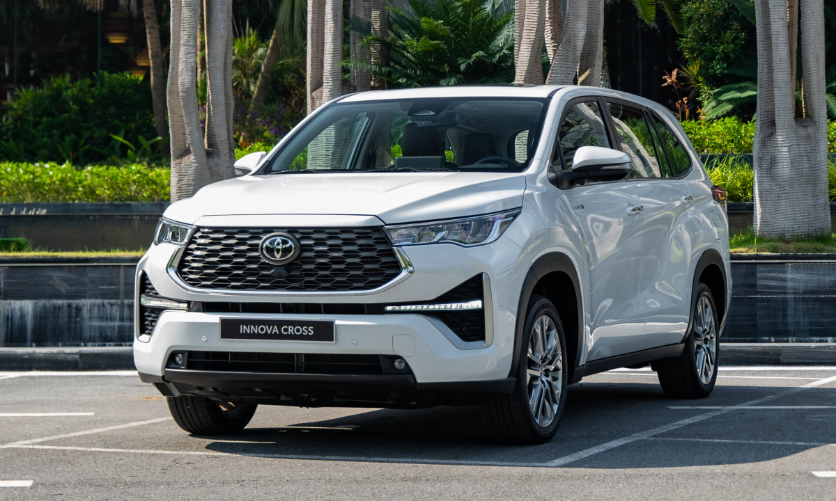 Toyota Innova Cross