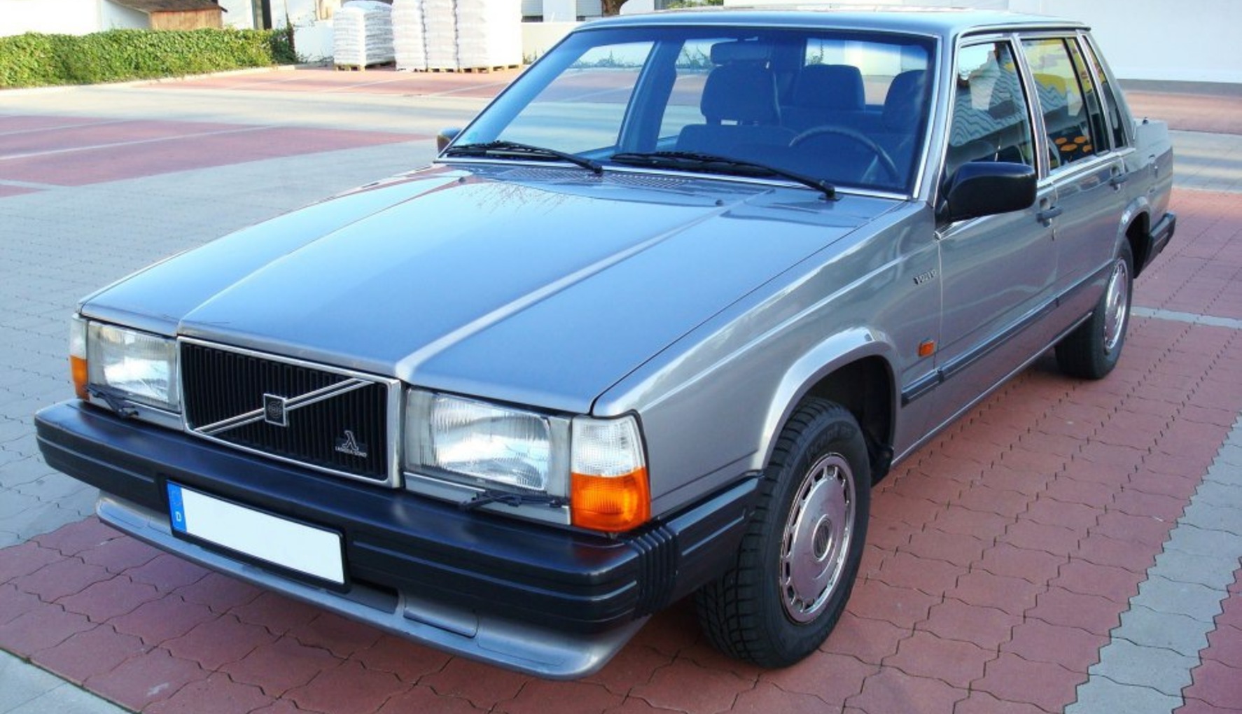 Volvo 740 (744) 2.3 GLE (131 Hp) 1985, 1986, 1987, 1988, 1989, 1990 