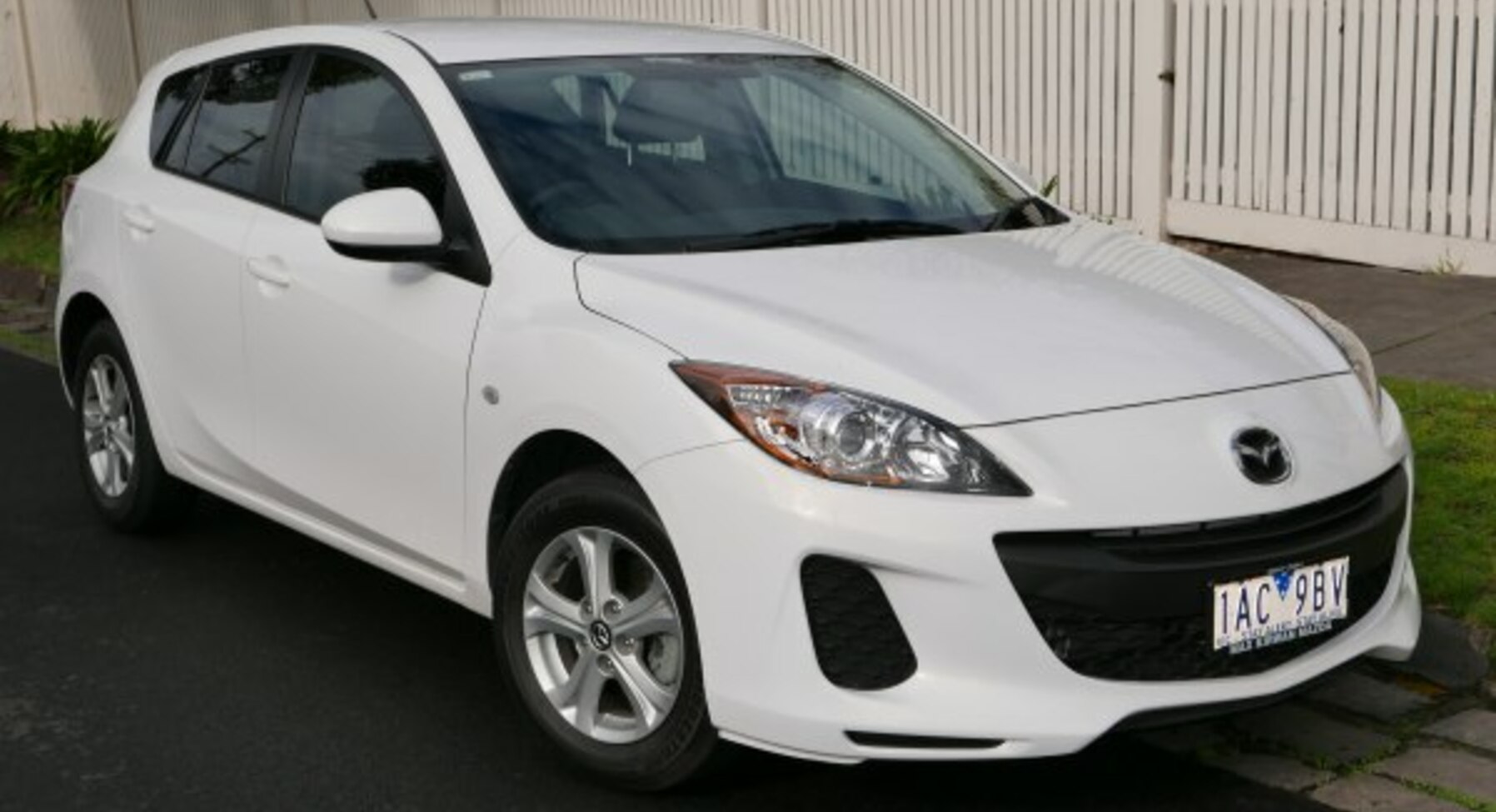 Mazda 3 II Hatchback (BL, facelift 2011) 2.0i (150 Hp) Automatic 2011, 2012, 2013