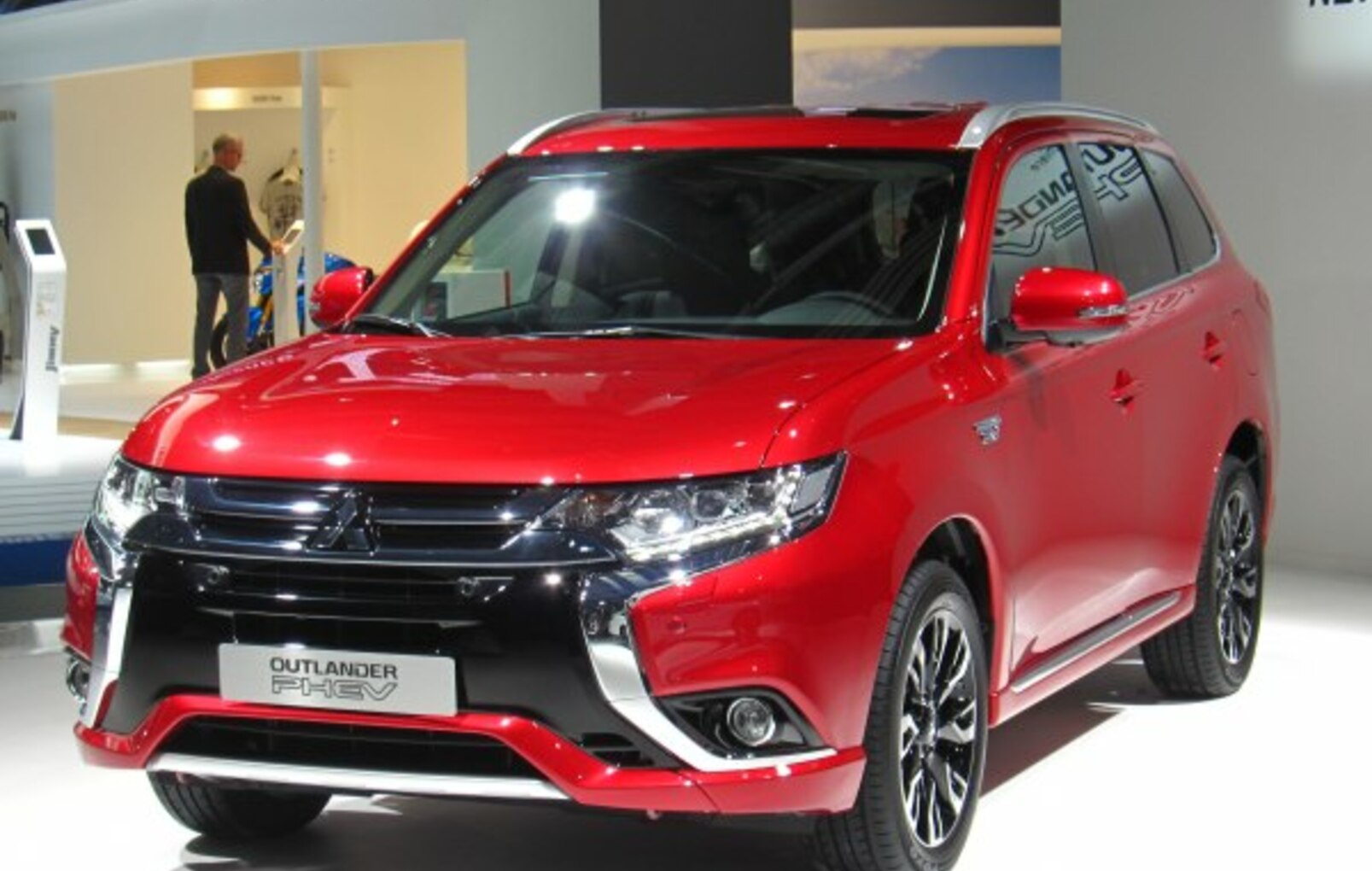 Mitsubishi Outlander III (facelift 2015) 2.0 MIVEC (203 Hp) PHEV 4WD 2015, 2016, 2017, 2018 