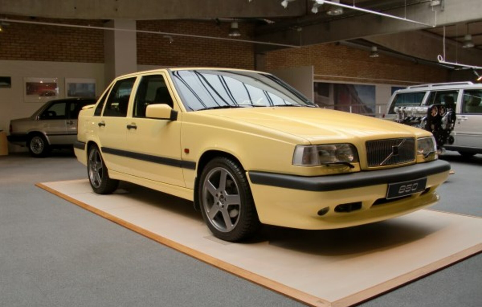 Volvo 850 (LS) 2.0 20V (143 Hp) 1992, 1993, 1994, 1995, 1996 