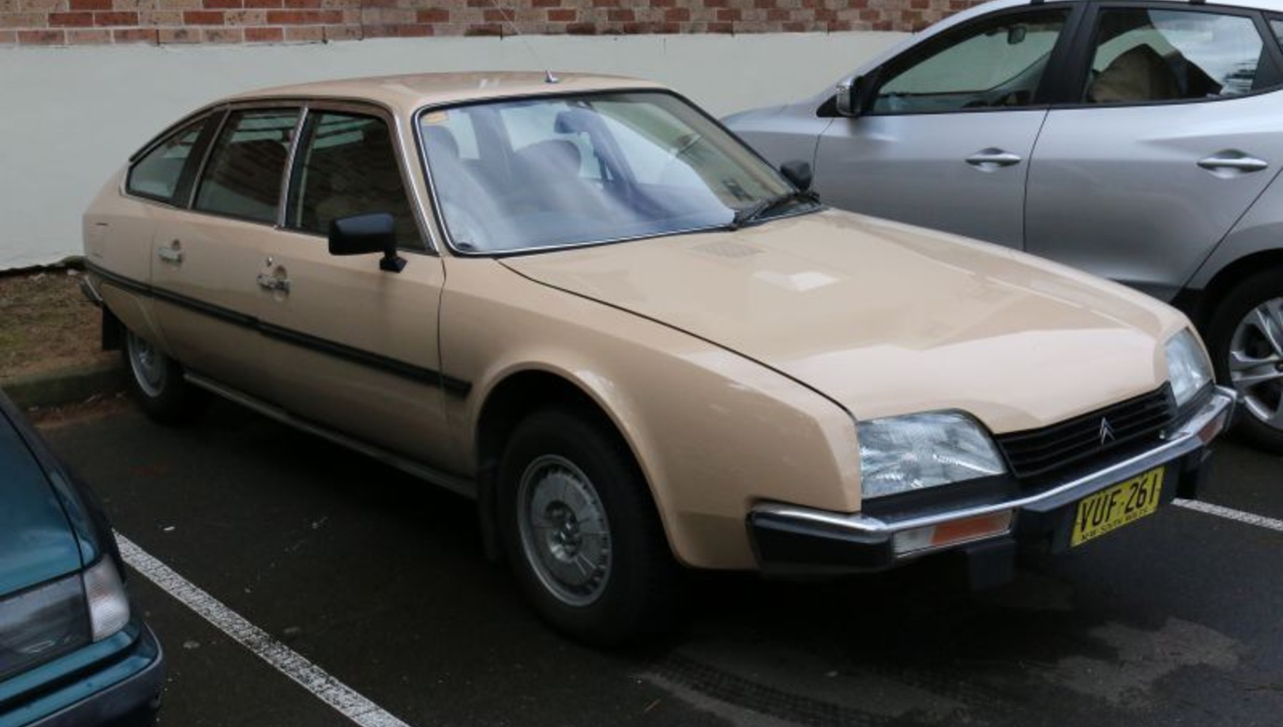 Citroen CX I (Phase I, 1982) 2400 GTi (130 Hp) 1982, 1983 