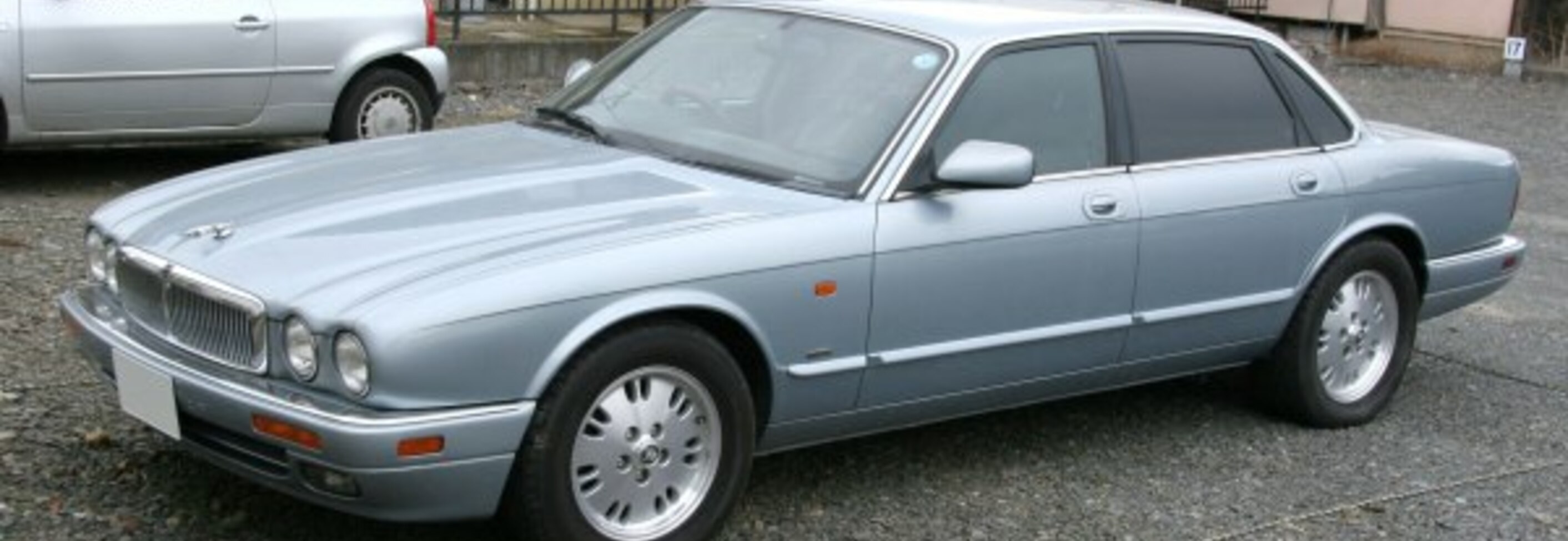 Jaguar XJ (X300) 4.0 24V Classic Sovereign (241 Hp) Automatic 1994, 1995, 1996, 1997