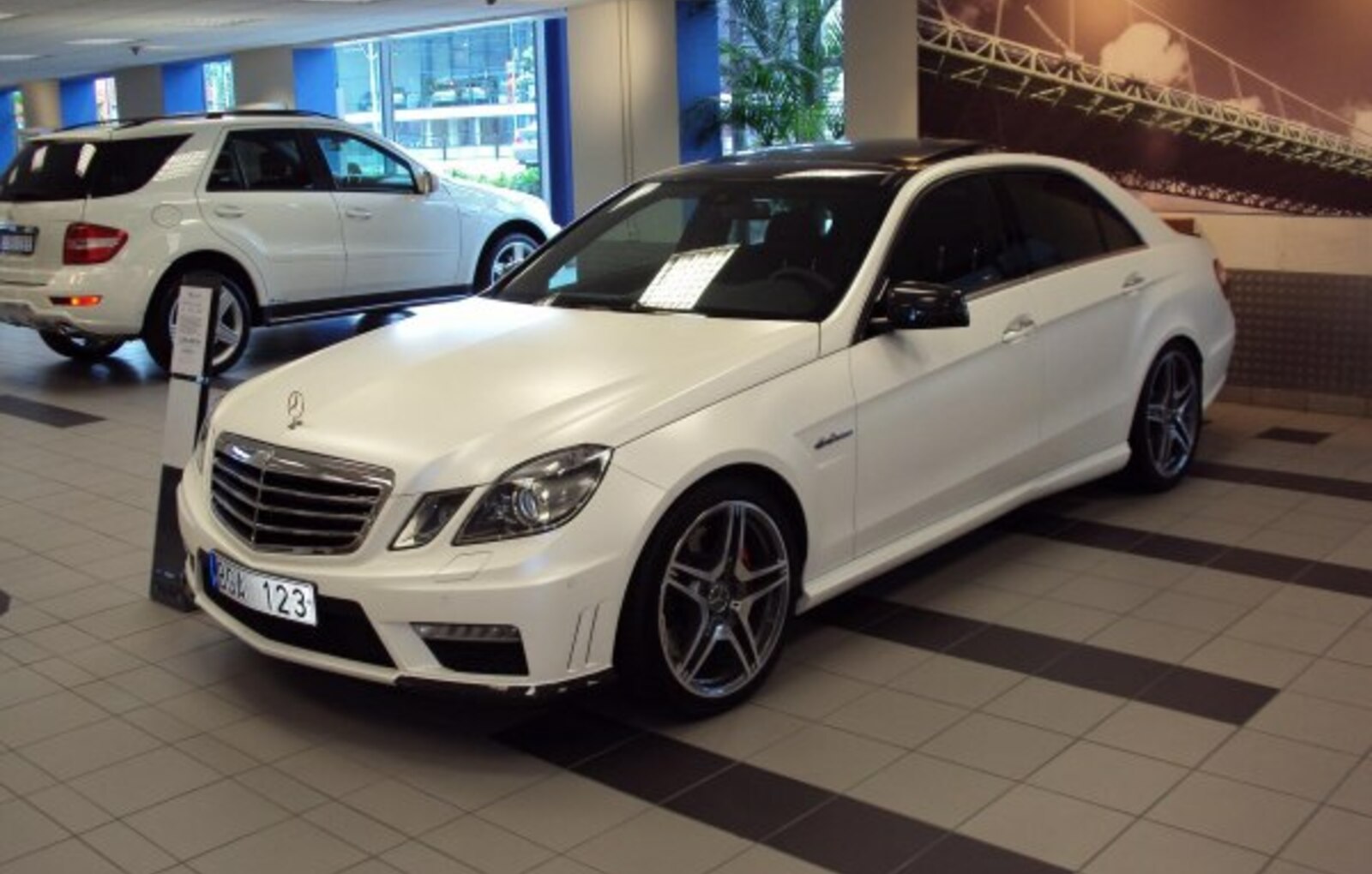 Mercedes-Benz E-class (W212) AMG E 63 V8 (525 Hp) AMG SPEEDSHIFT MCT 2009, 2010, 2011 