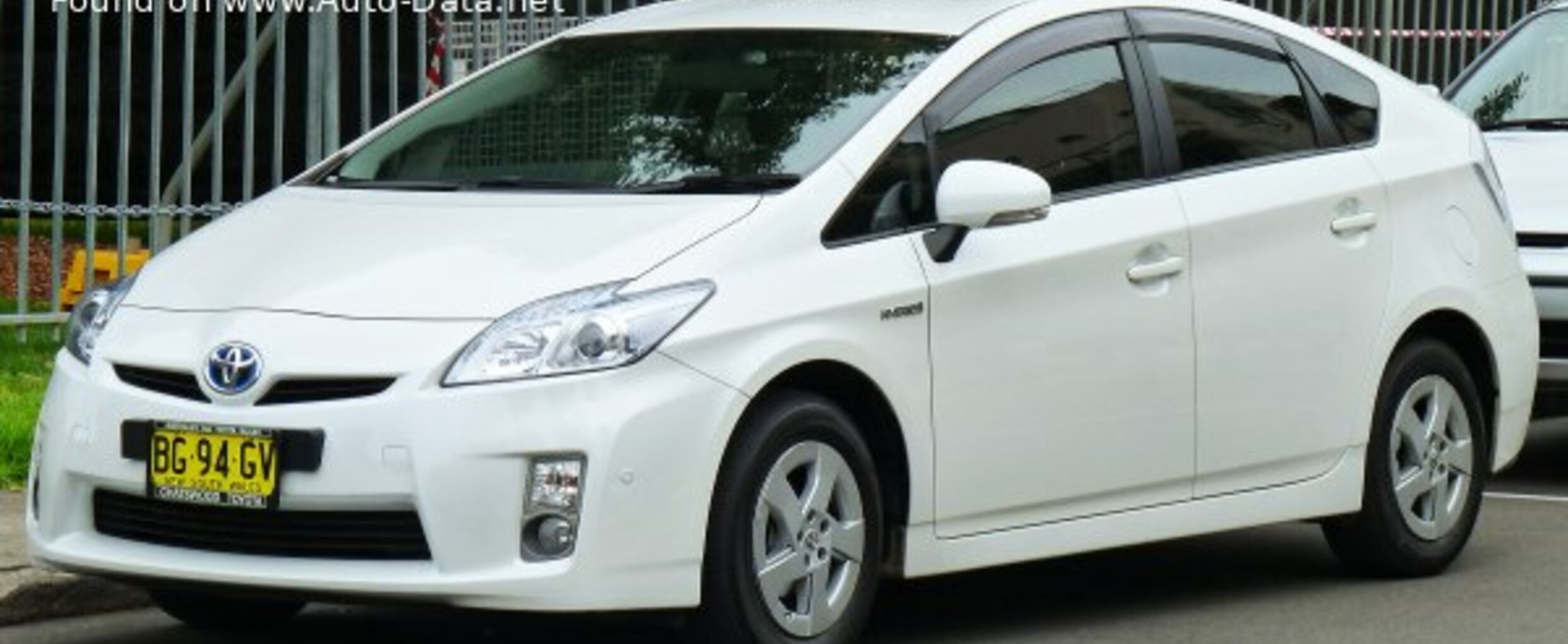 Toyota Prius III (ZVW30) 1.8 VVT-i (136 Hp) Hybrid CVT 2009, 2010, 2011, 2012 